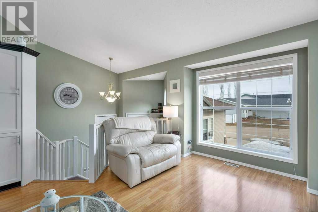 51 Fern Glade Crescent, Sylvan Lake, Alberta  T4S 1Z5 - Photo 5 - A2201326