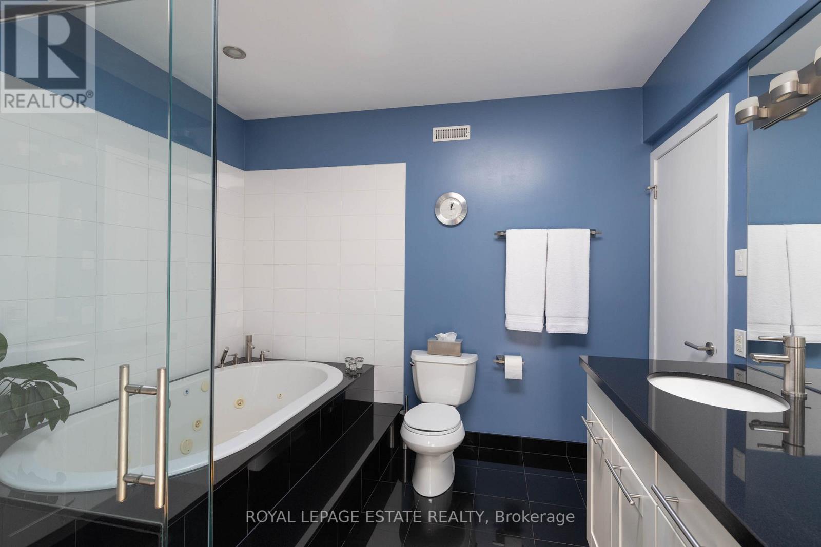 432/434 Queen Street E, Toronto, Ontario  M5A 1T4 - Photo 42 - C12012911