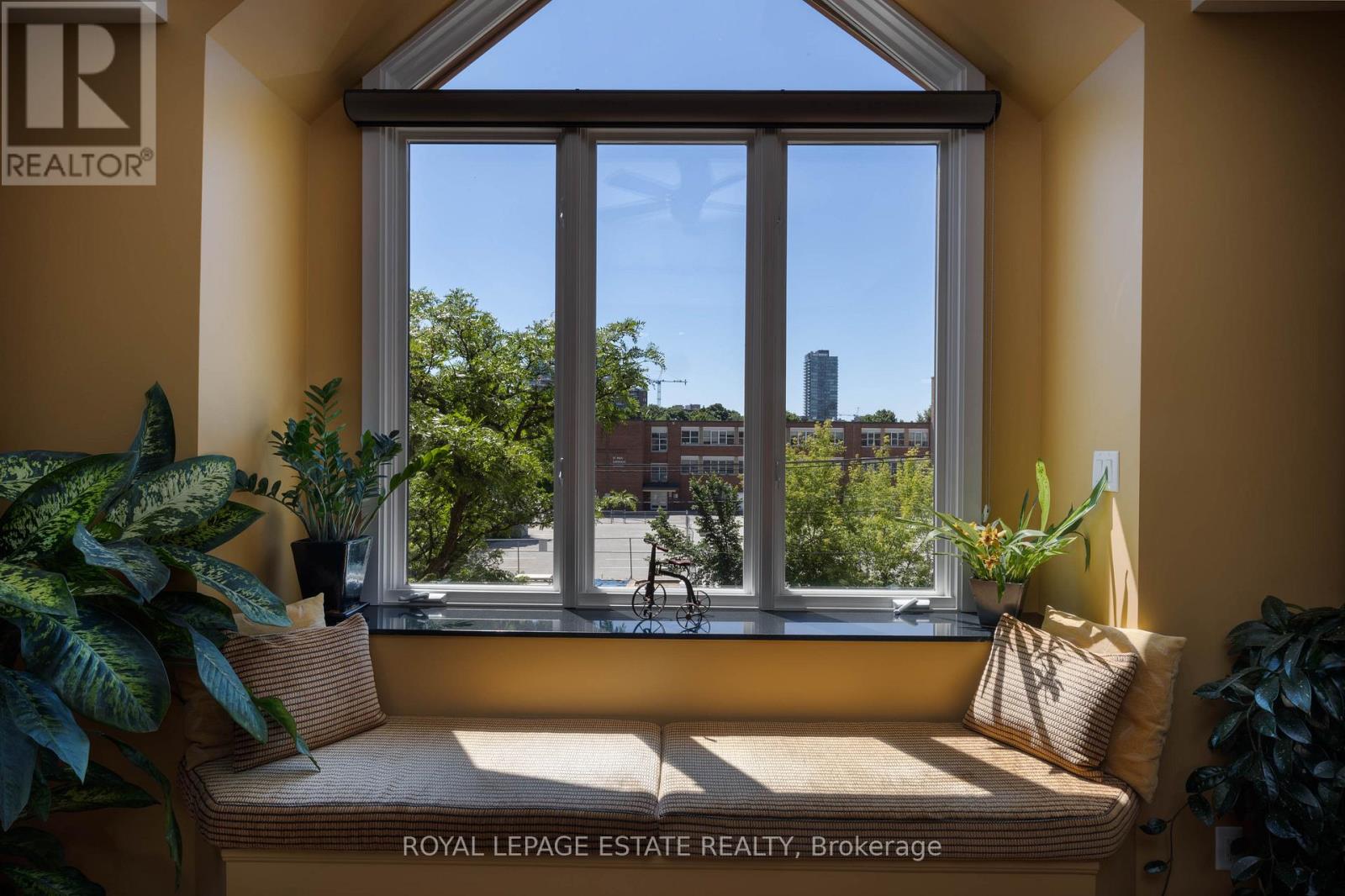 432/434 Queen Street E, Toronto, Ontario  M5A 1T4 - Photo 5 - C12012911