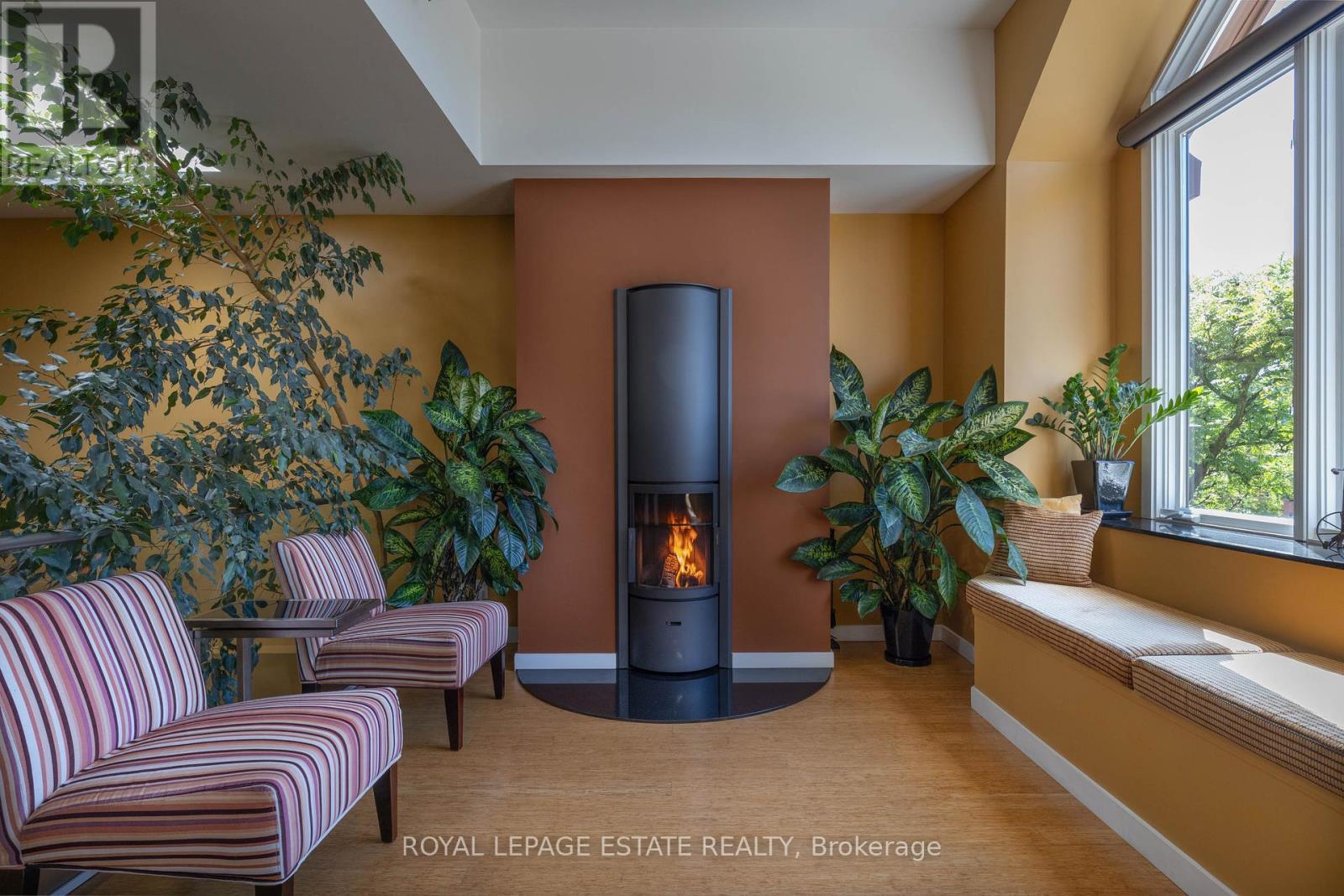 432/434 Queen Street E, Toronto, Ontario  M5A 1T4 - Photo 6 - C12012911