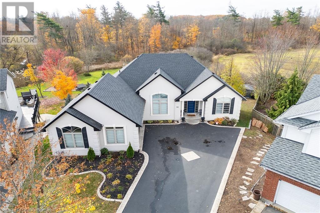 92 CELTIC Drive, Caledonia, Ontario