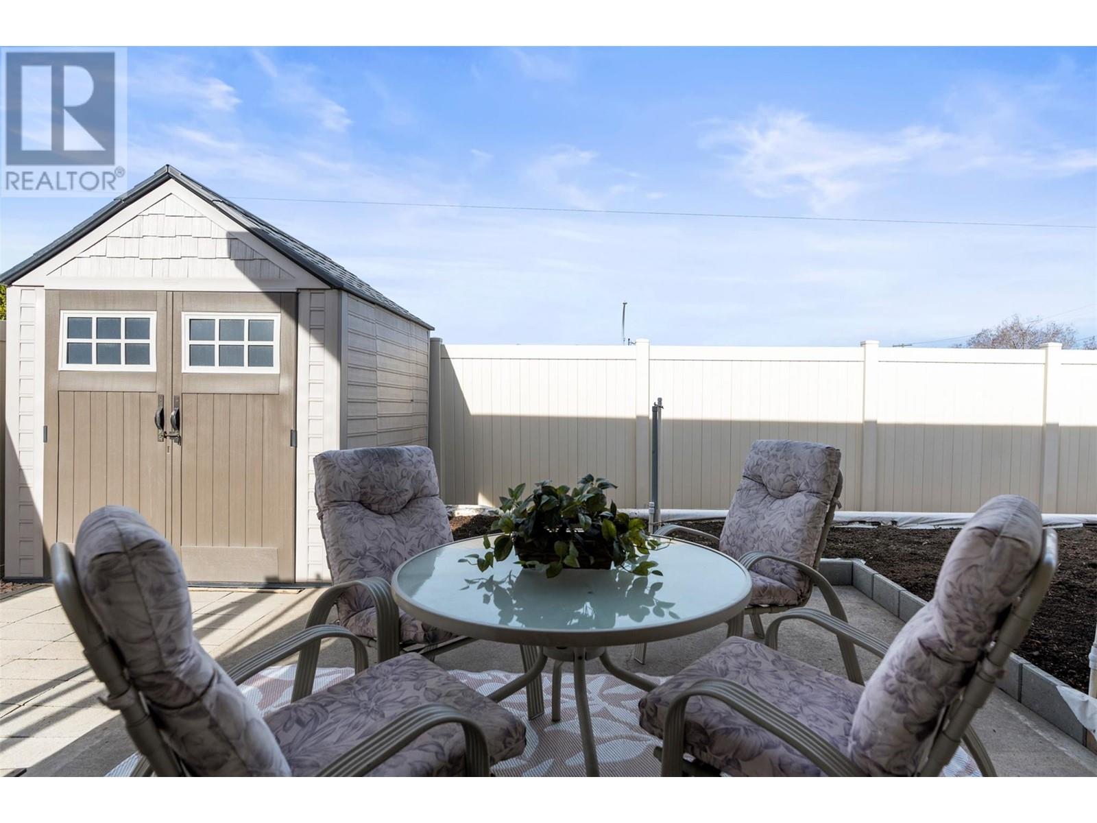 Property at 1038 11 Avenue Unit# 5 image 2