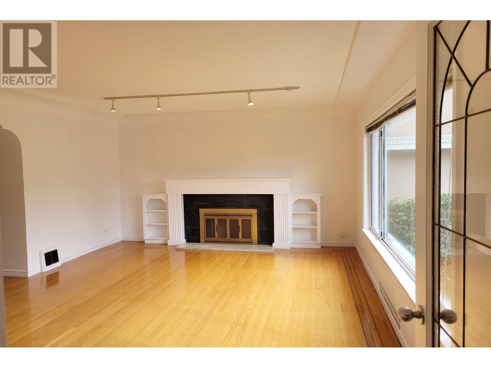 1467 W 58th Avenue, Vancouver, British Columbia  V6P 1W4 - Photo 2 - R2974213