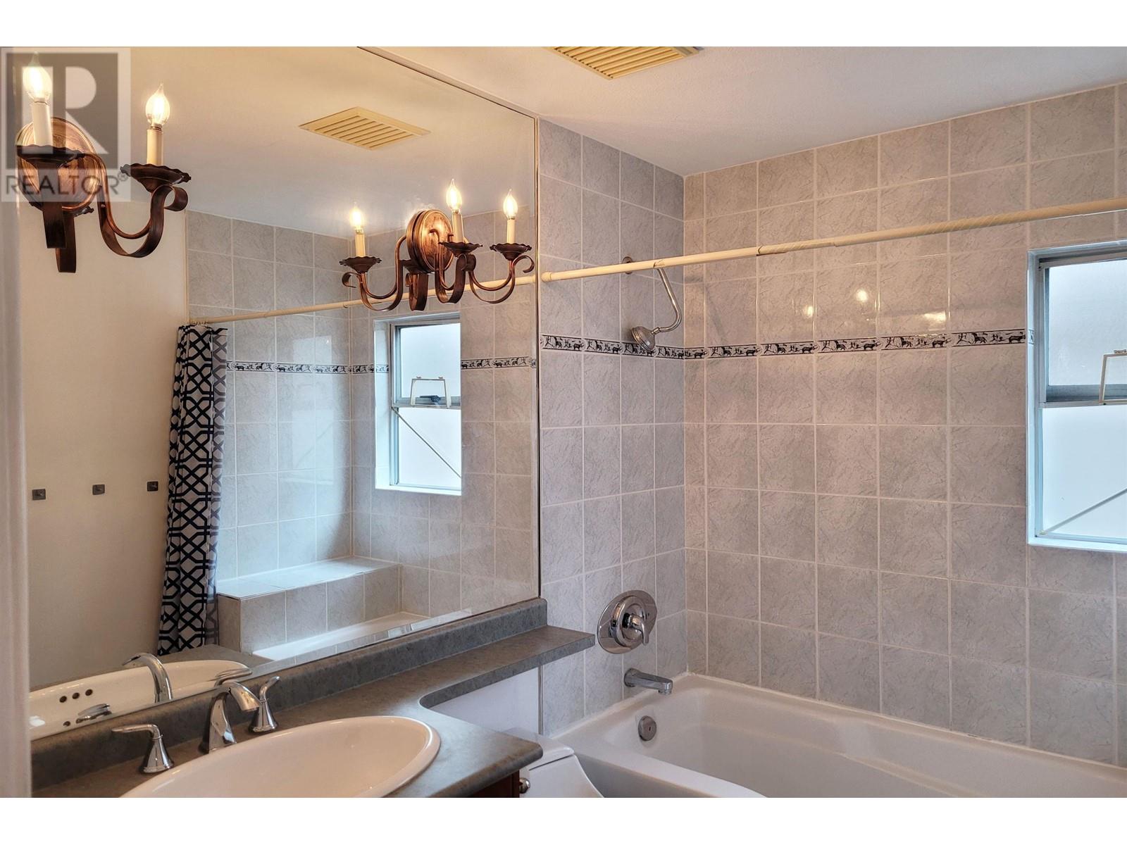 1467 W 58th Avenue, Vancouver, British Columbia  V6P 1W4 - Photo 9 - R2974213