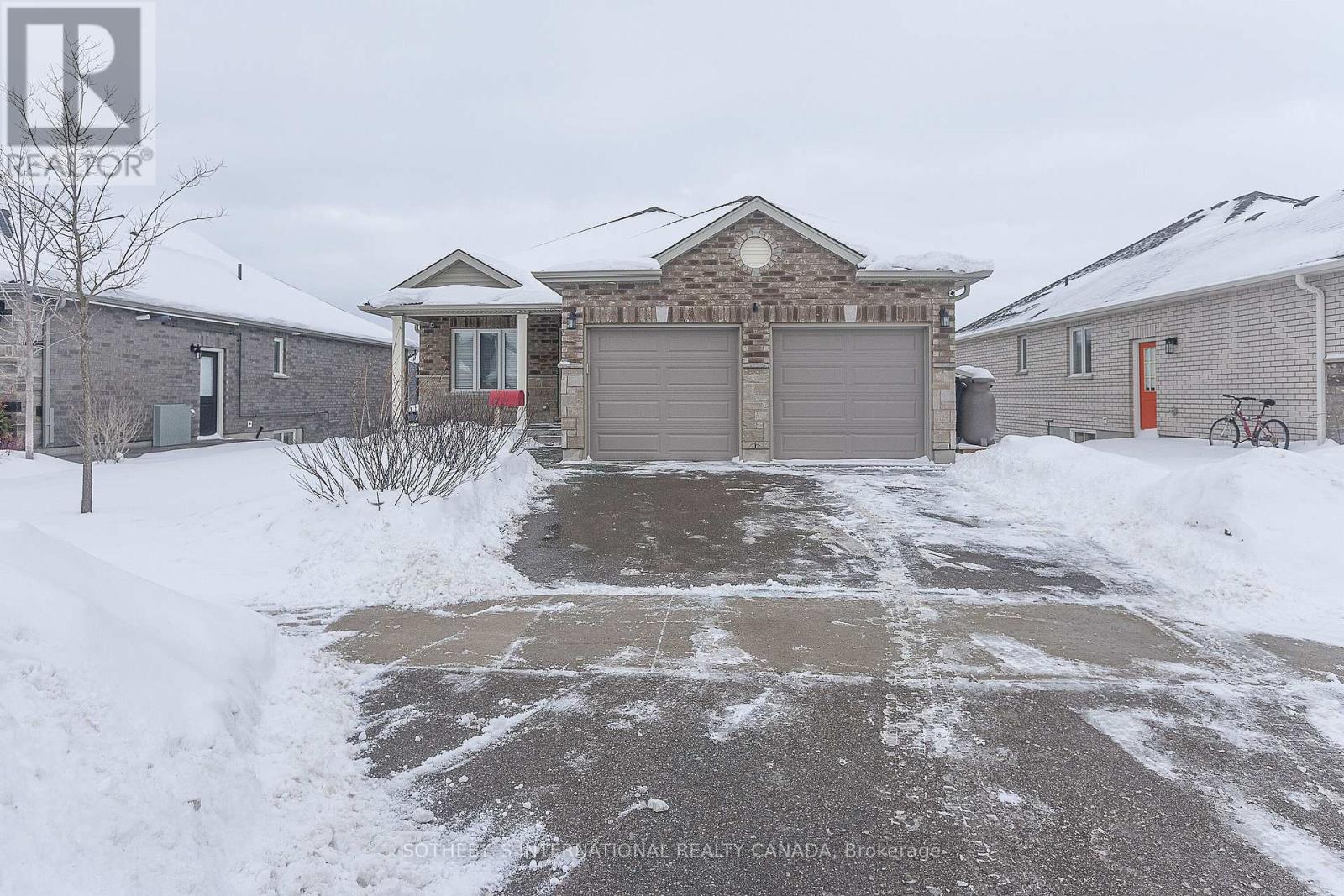 Property at 154 BRIDGE CRESCENT image 1