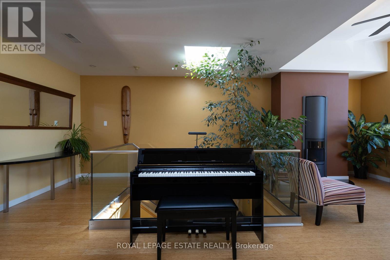 432 Queen Street E, Toronto, Ontario  M5A 1T4 - Photo 8 - C12013000