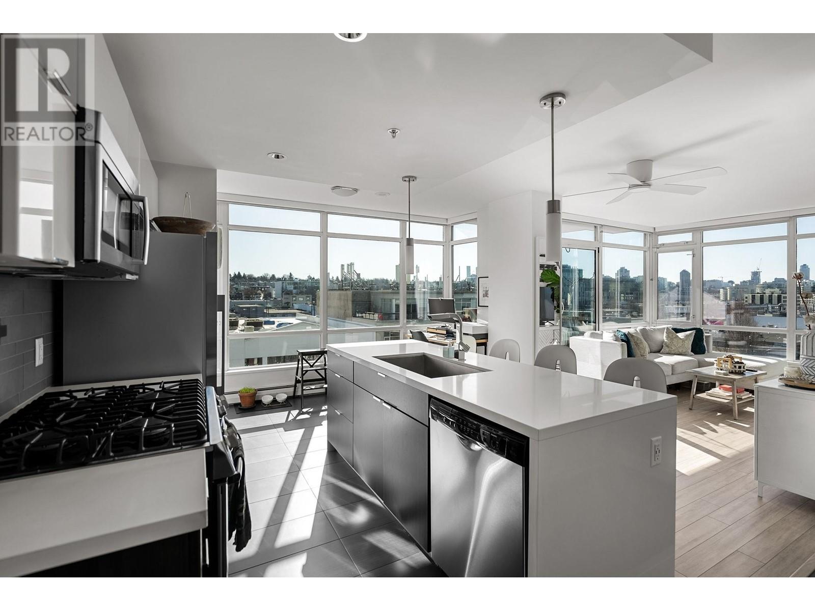 707 1775 Quebec Street, Vancouver, British Columbia  V5T 0E3 - Photo 2 - R2976312