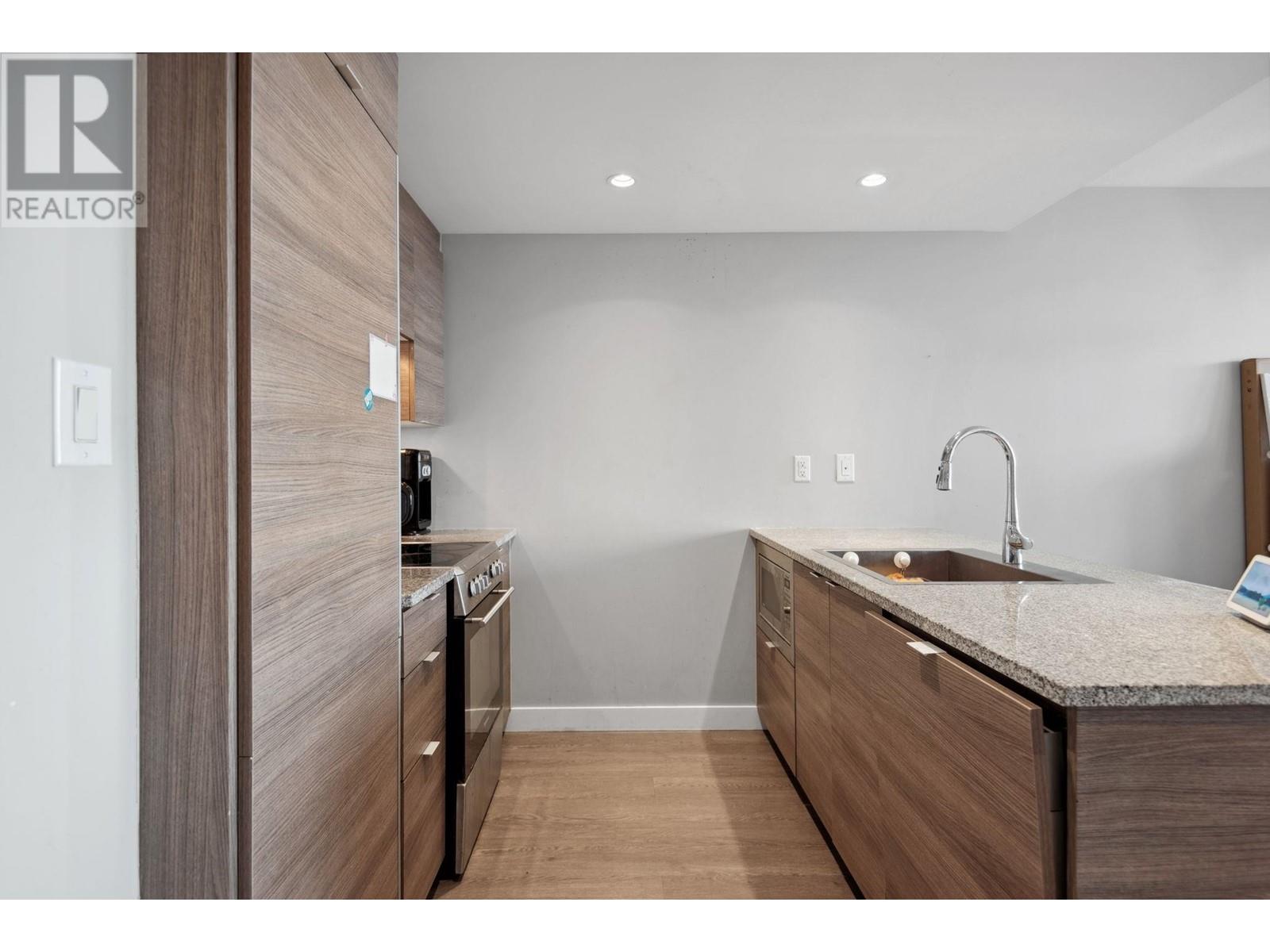 Property at 1704 489 INTERURBAN WAY image 5