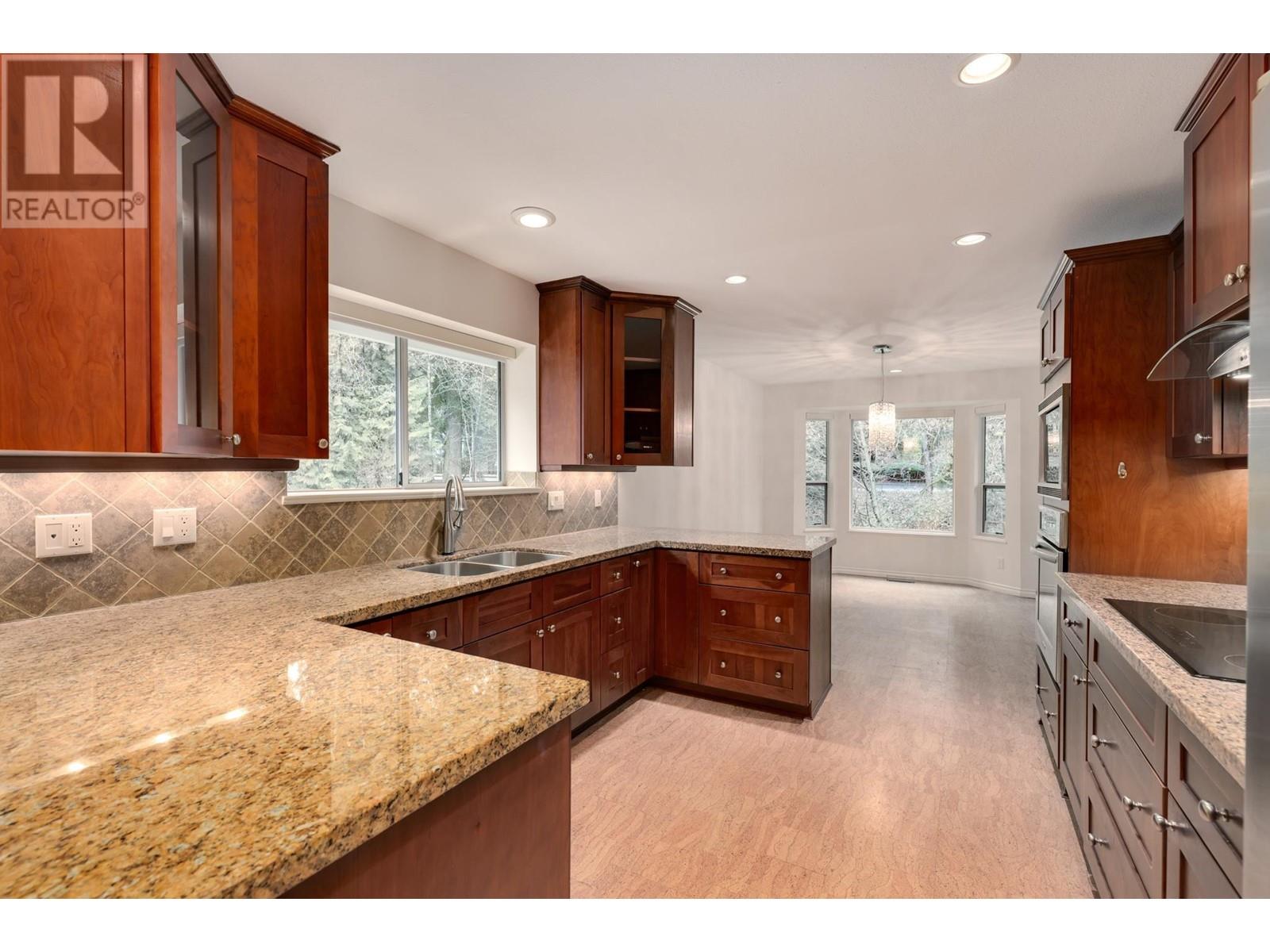 14 3634 Garibaldi Drive, North Vancouver, British Columbia  V7H 2X5 - Photo 10 - R2976366