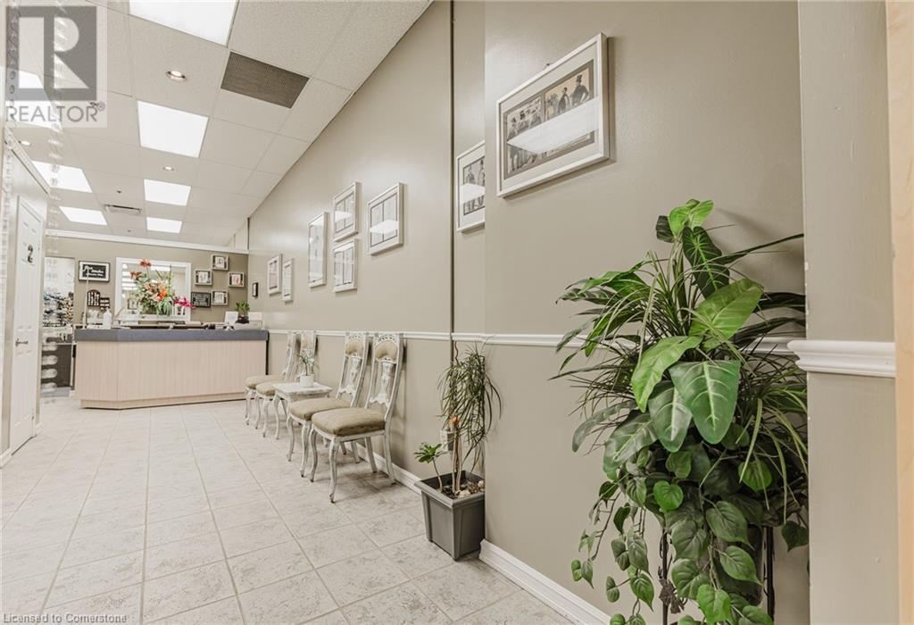 777 Guelph Line, Burlington, Ontario  L7R 3N2 - Photo 4 - 40705517