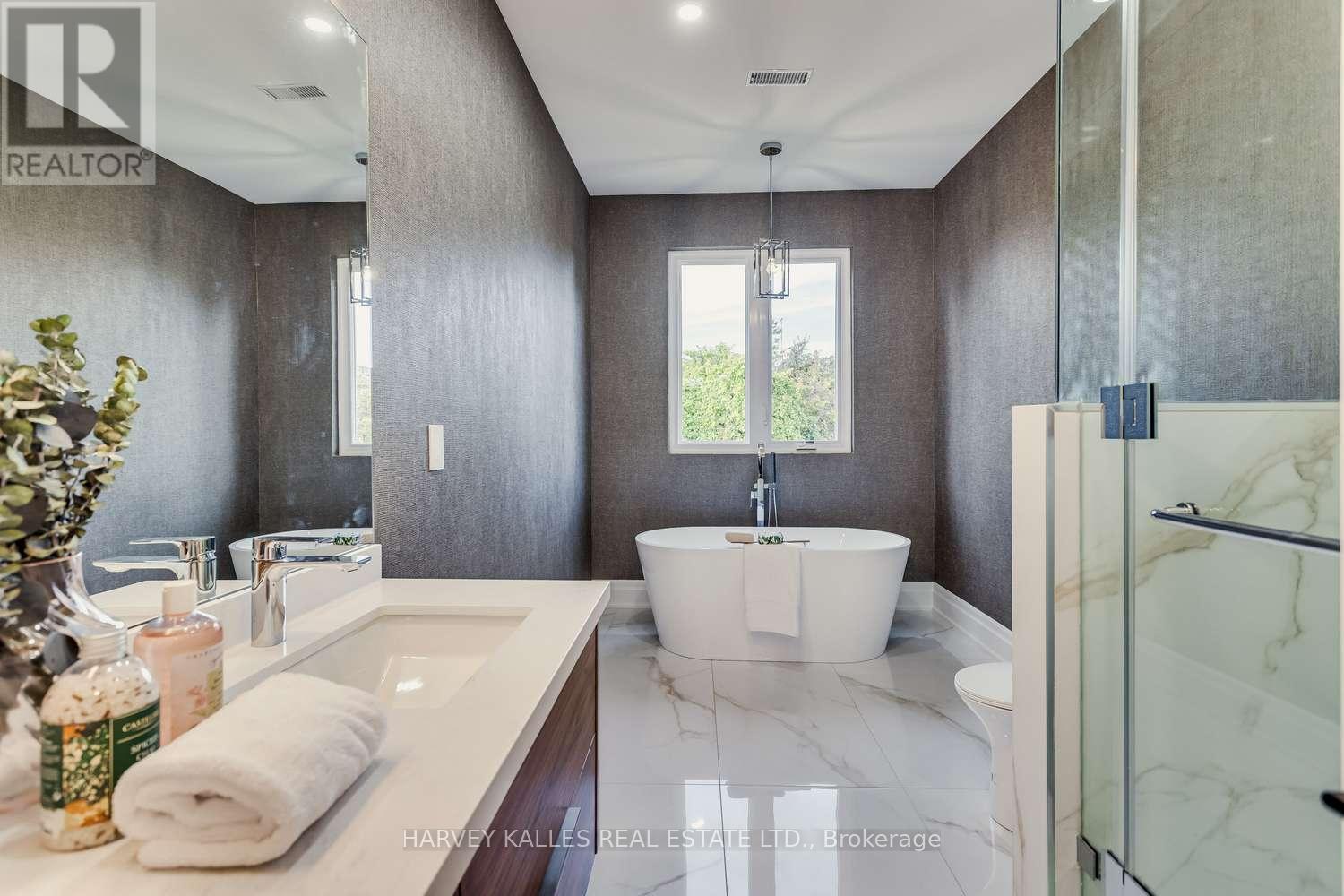 150 Viewmount Avenue, Toronto, Ontario  M6B 1T7 - Photo 27 - C12013049