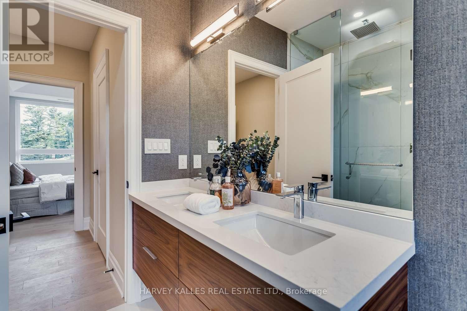 150 Viewmount Avenue, Toronto, Ontario  M6B 1T7 - Photo 28 - C12013049