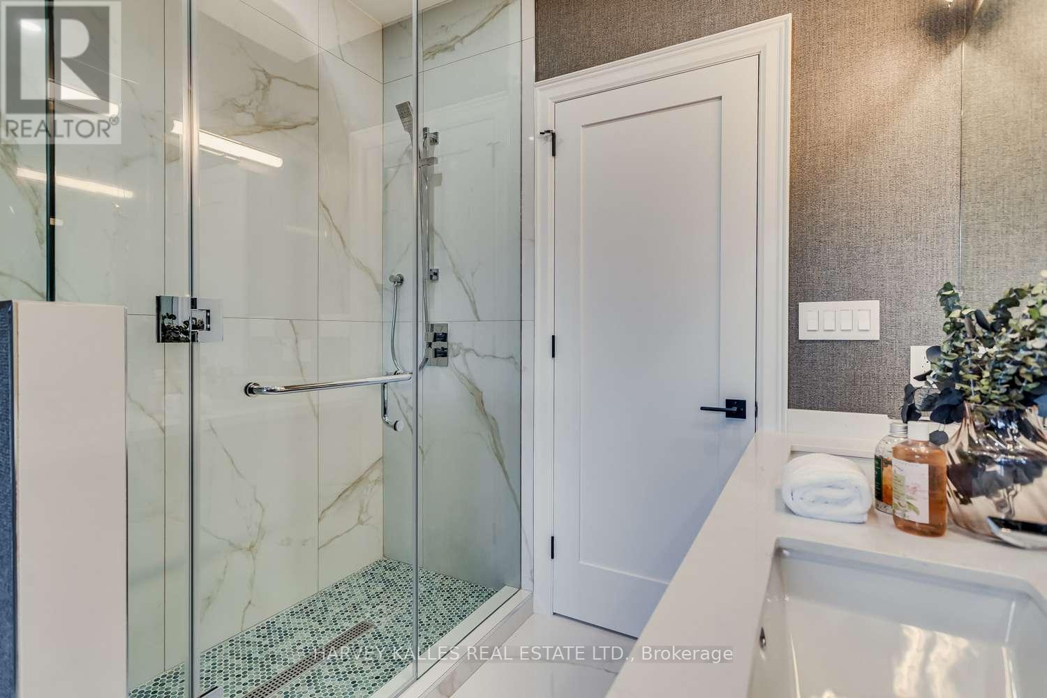 150 Viewmount Avenue, Toronto, Ontario  M6B 1T7 - Photo 29 - C12013049