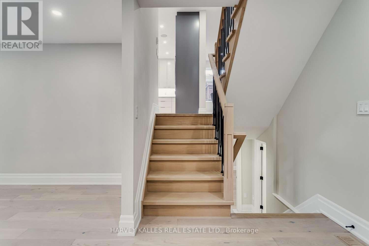 150 Viewmount Avenue, Toronto, Ontario  M6B 1T7 - Photo 31 - C12013049