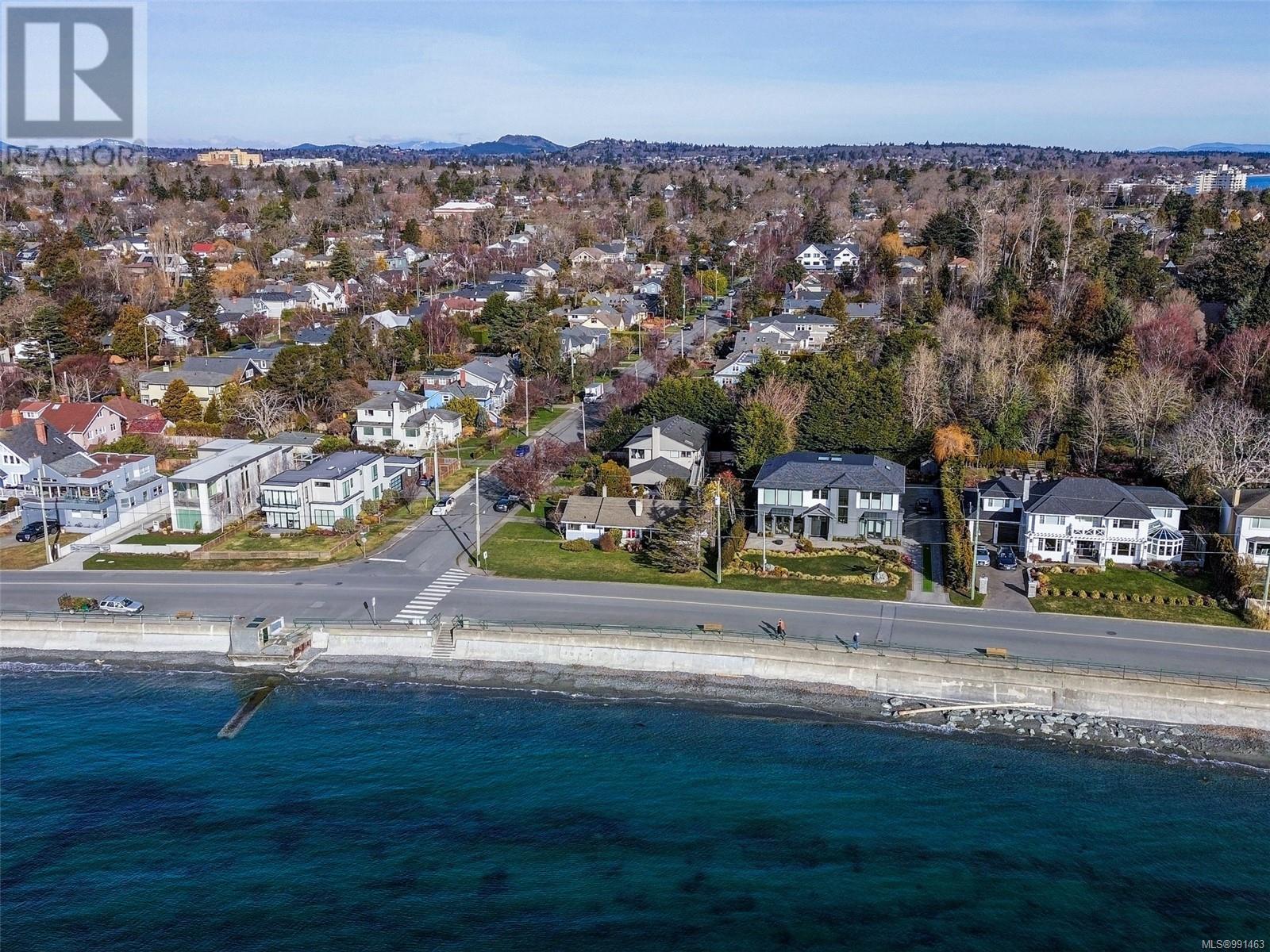 Property at 406 Beach Dr image 2