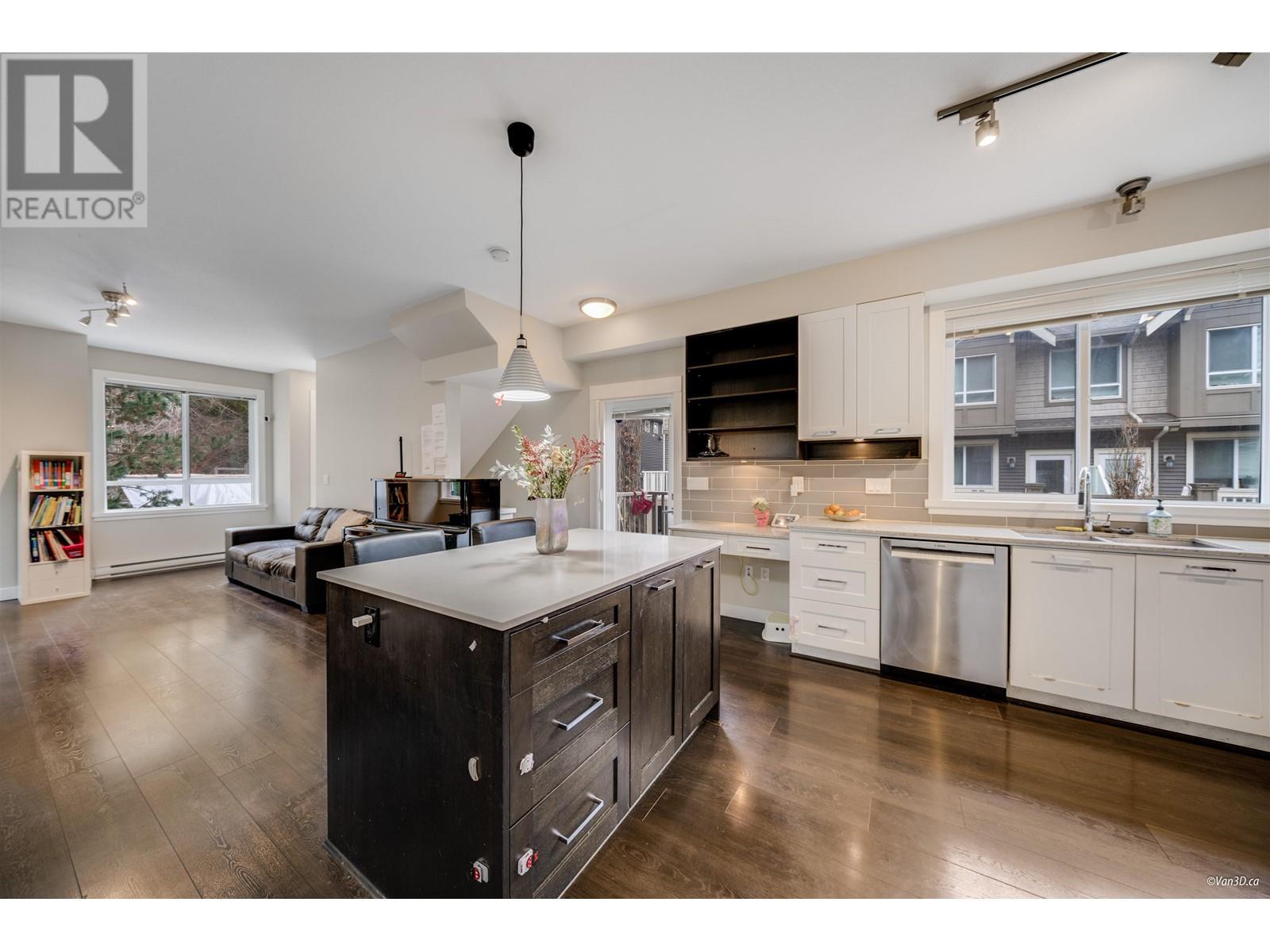 25 3395 Galloway Avenue, Coquitlam, British Columbia  V3E 3G9 - Photo 3 - R2973412