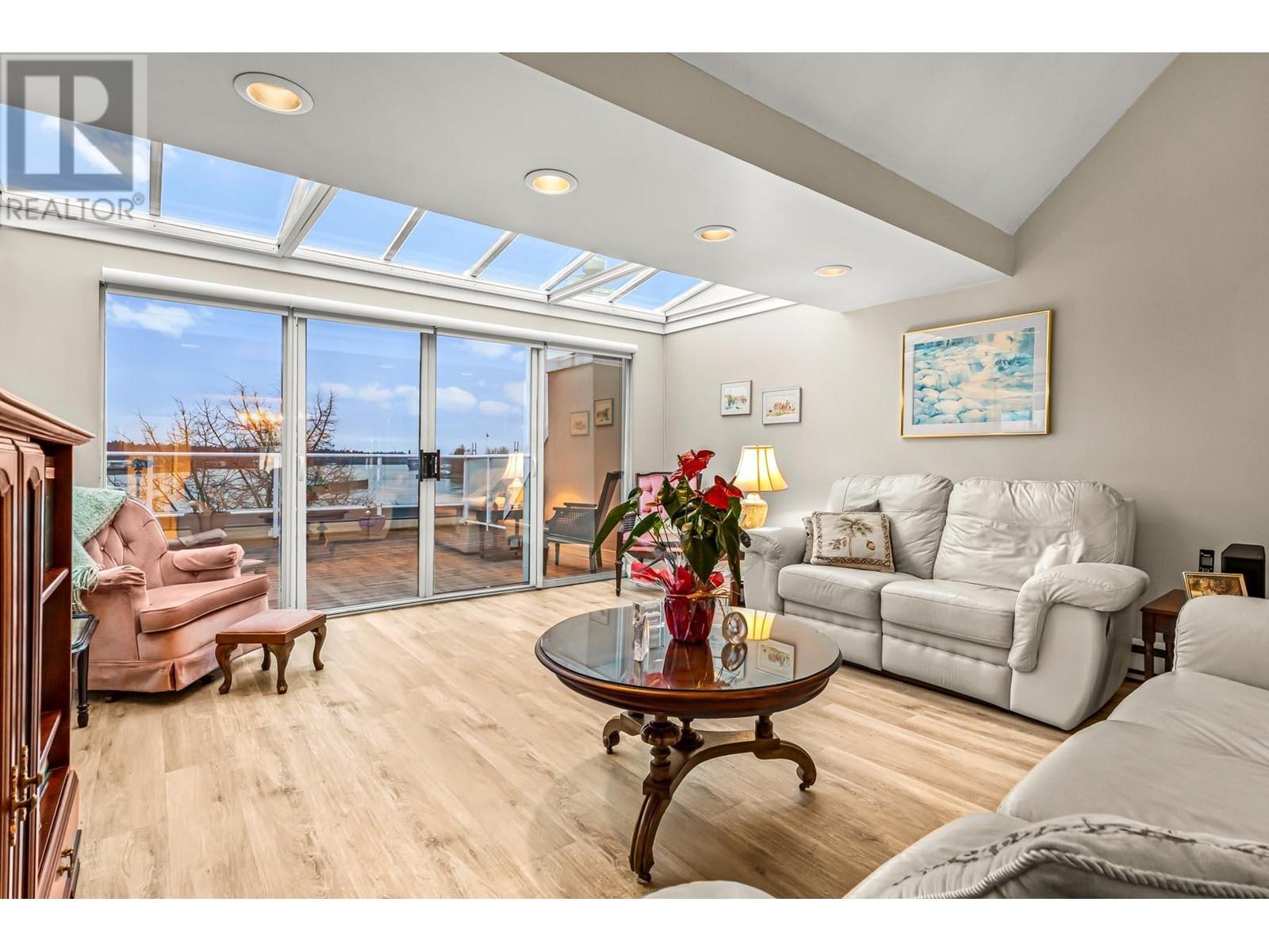 414 5 K De K Court, New Westminster, British Columbia  V3M 6B6 - Photo 2 - R2975988