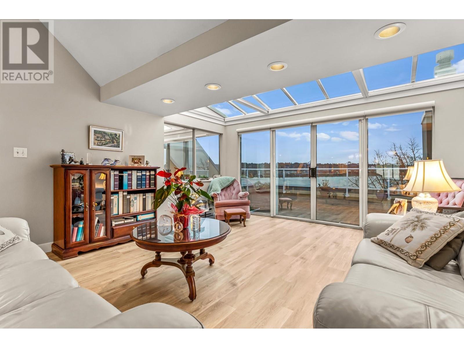 414 5 K De K Court, New Westminster, British Columbia  V3M 6B6 - Photo 3 - R2975988