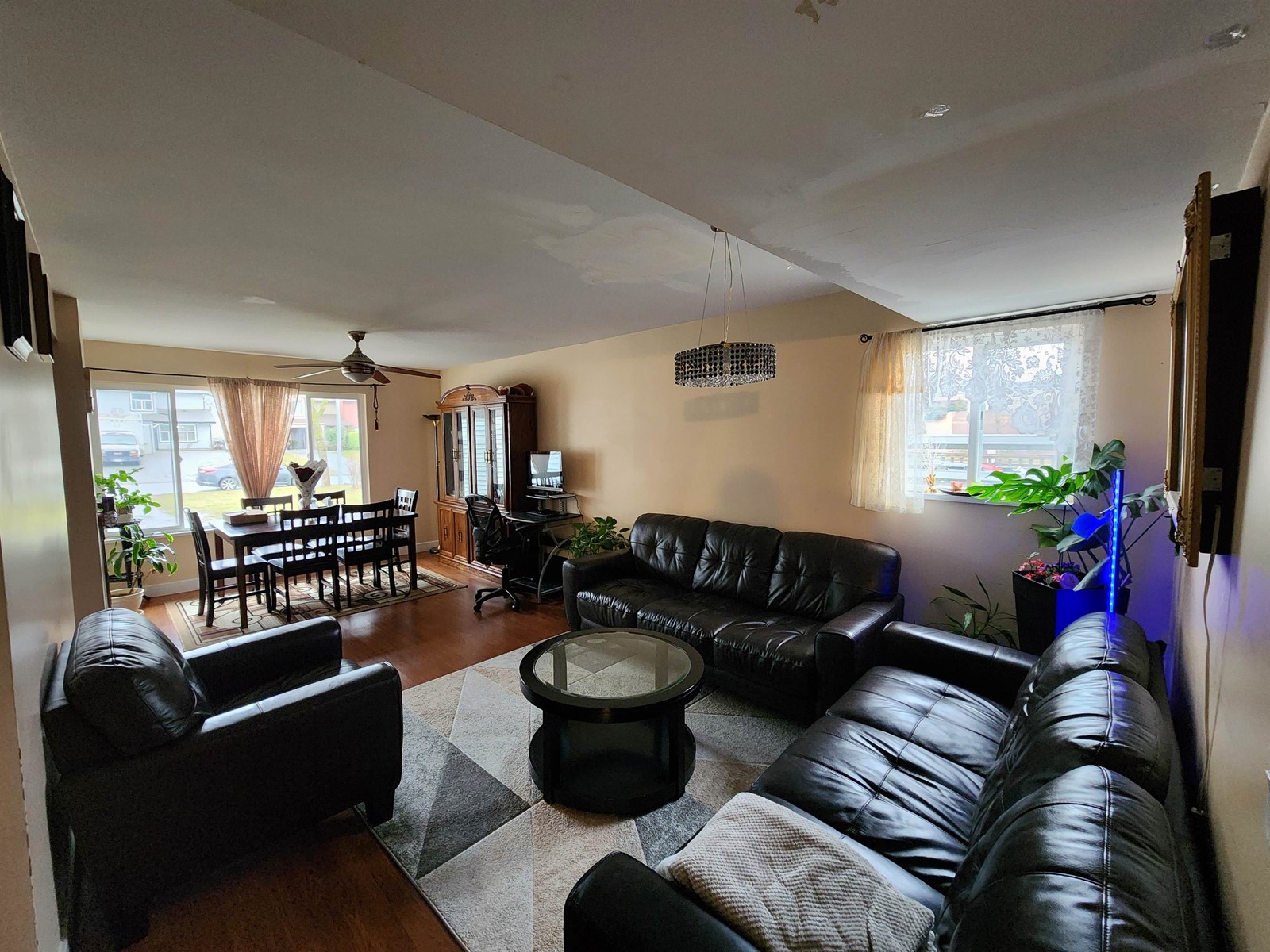 Property at 13464 69 AVENUE image 2