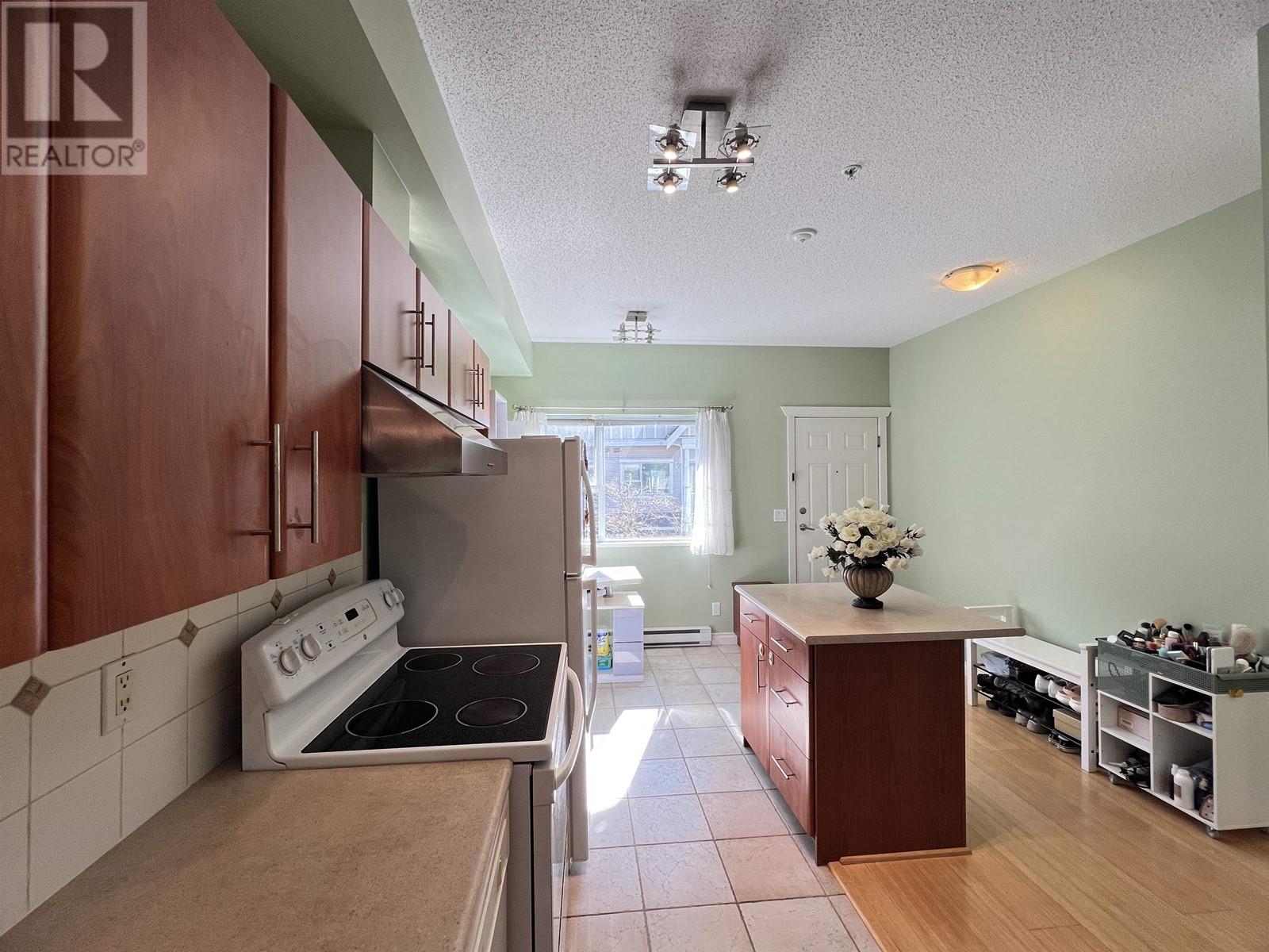 36 730 Farrow Street, Coquitlam, British Columbia  V3J 7Y7 - Photo 3 - R2975644