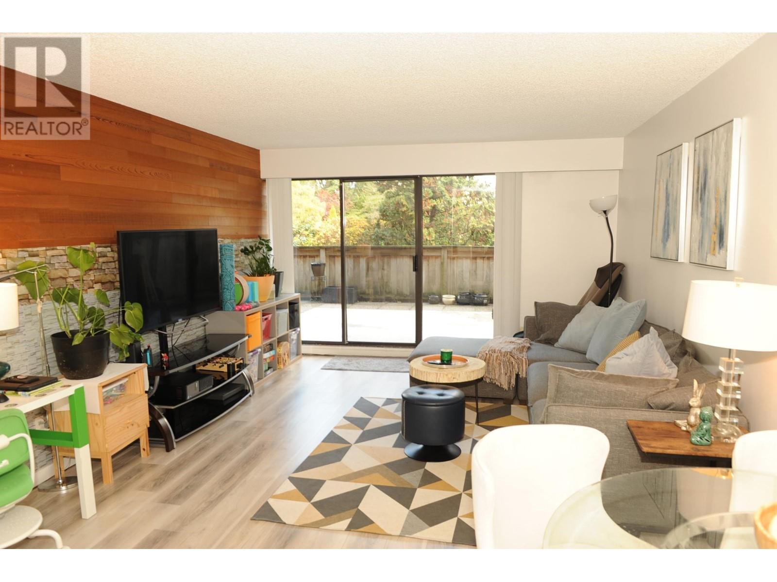 Listing Picture 9 of 20 : 106 6669 TELFORD AVENUE, Burnaby / 本拿比 - 魯藝地產 Yvonne Lu Group - MLS Medallion Club Member