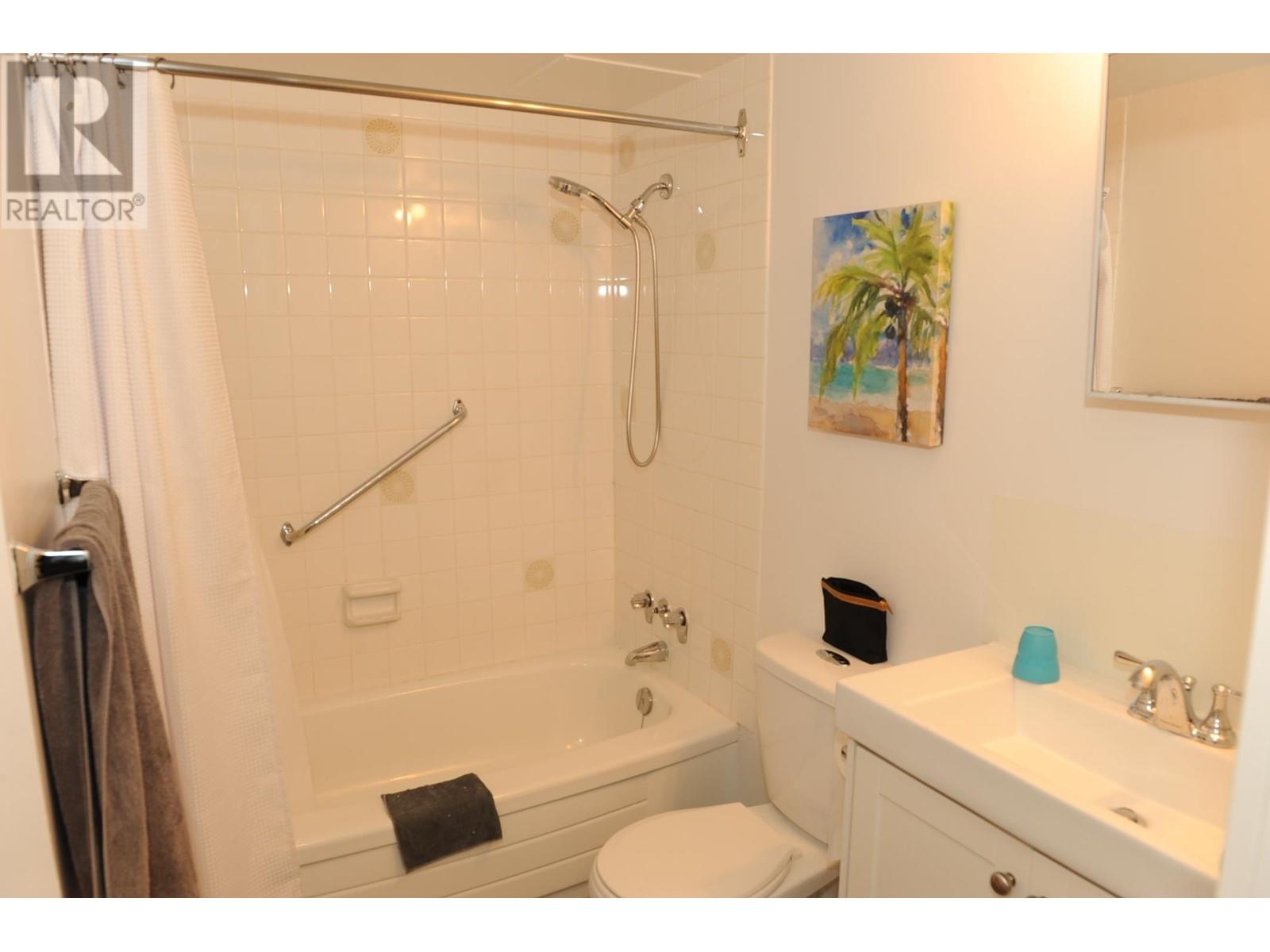 Listing Picture 17 of 20 : 106 6669 TELFORD AVENUE, Burnaby / 本拿比 - 魯藝地產 Yvonne Lu Group - MLS Medallion Club Member