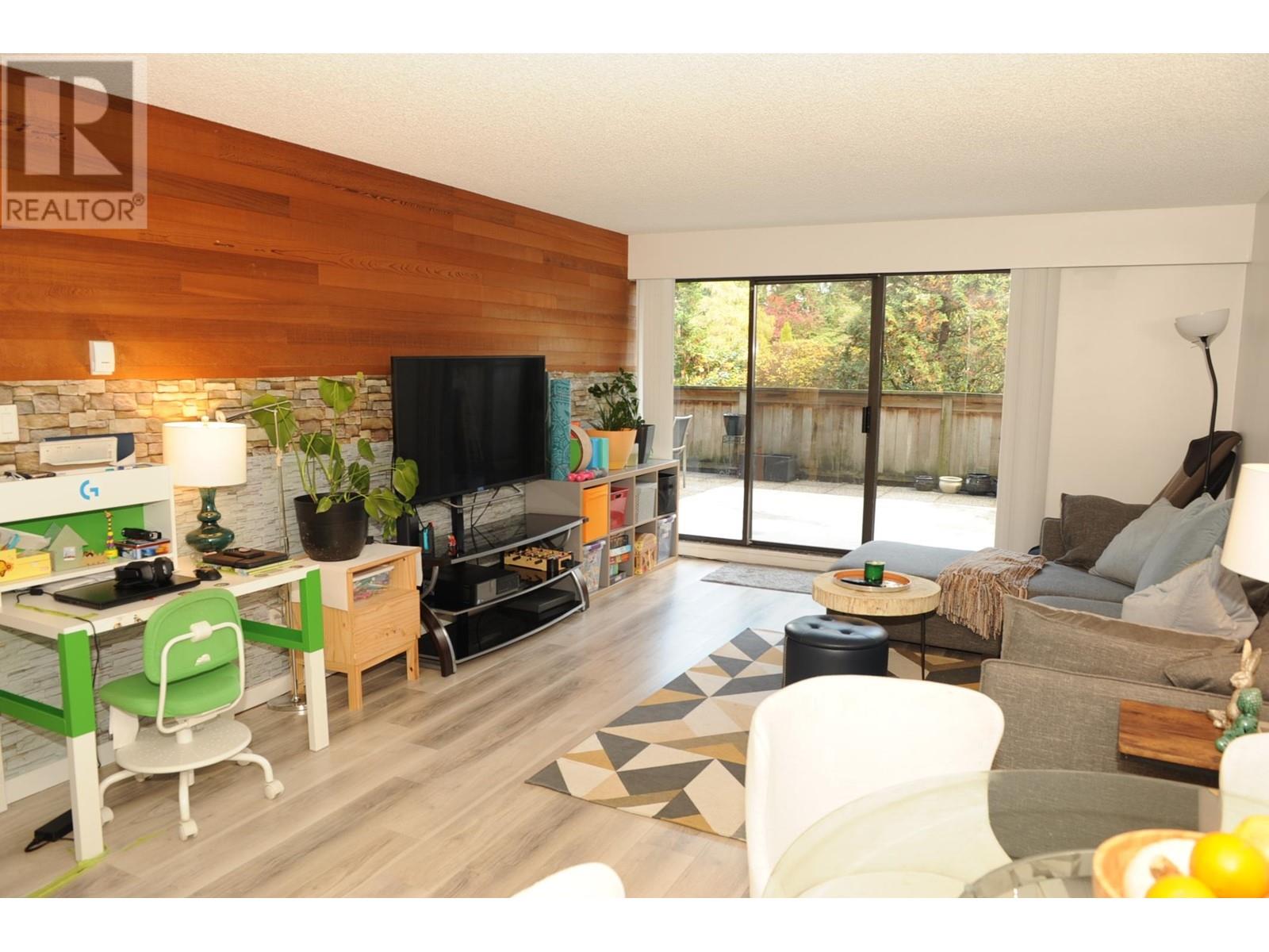 Listing Picture 10 of 20 : 106 6669 TELFORD AVENUE, Burnaby / 本拿比 - 魯藝地產 Yvonne Lu Group - MLS Medallion Club Member