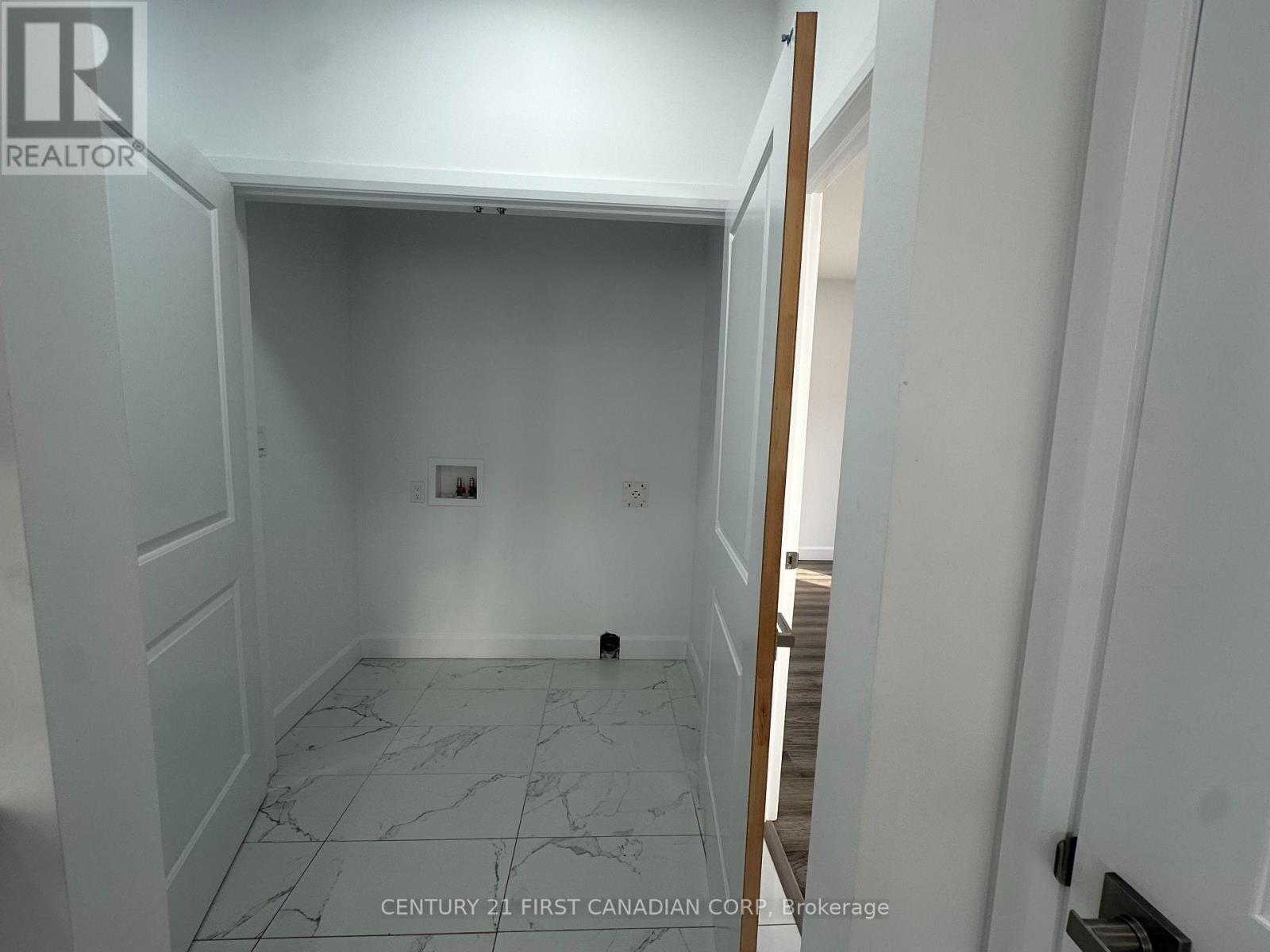 31 Brooklawn Drive, Lambton Shores, Ontario  N0M 1T0 - Photo 18 - X12013224