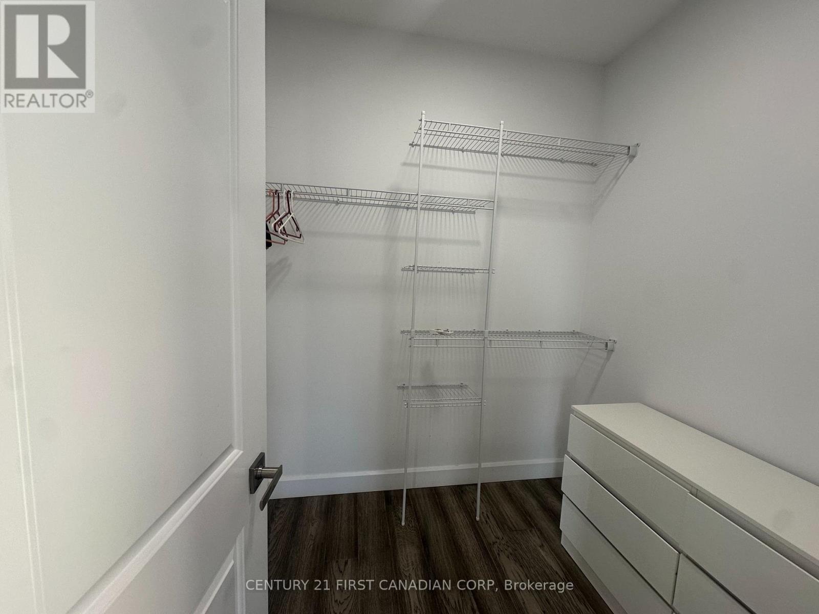 31 Brooklawn Drive, Lambton Shores, Ontario  N0M 1T0 - Photo 21 - X12013224