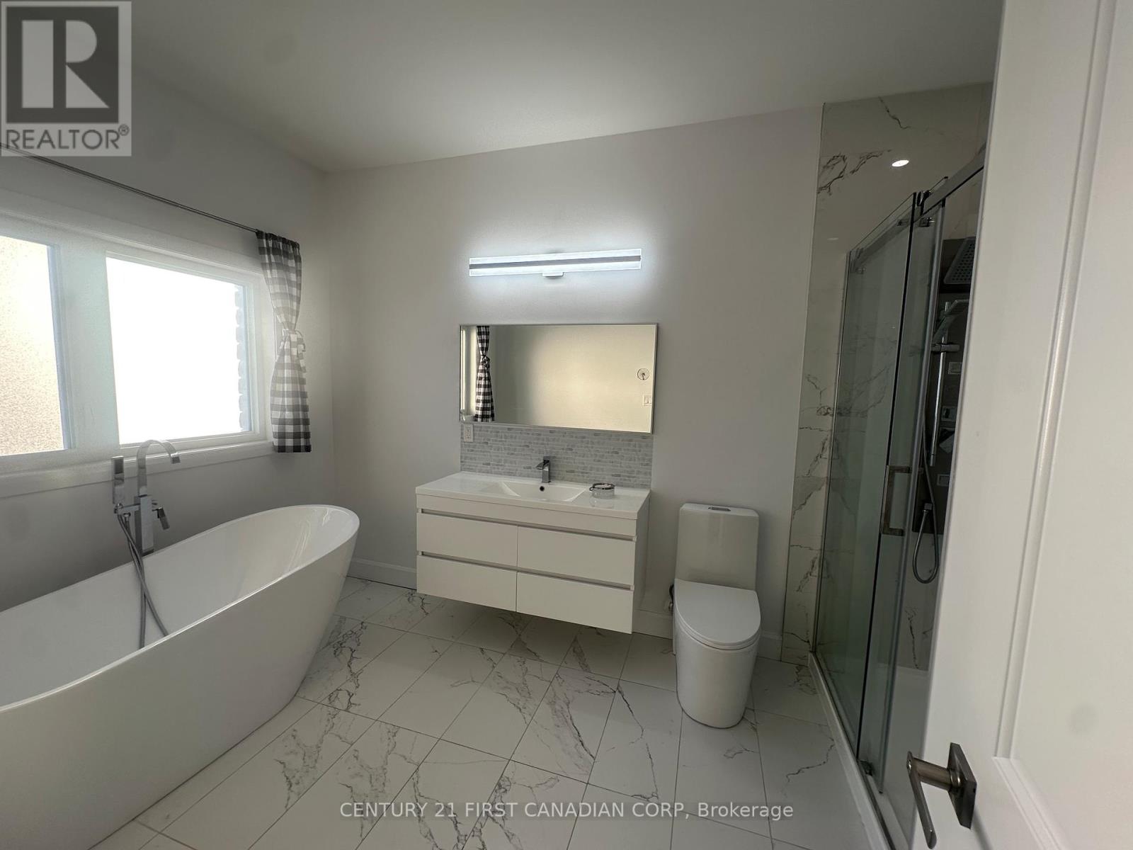 31 Brooklawn Drive, Lambton Shores, Ontario  N0M 1T0 - Photo 22 - X12013224