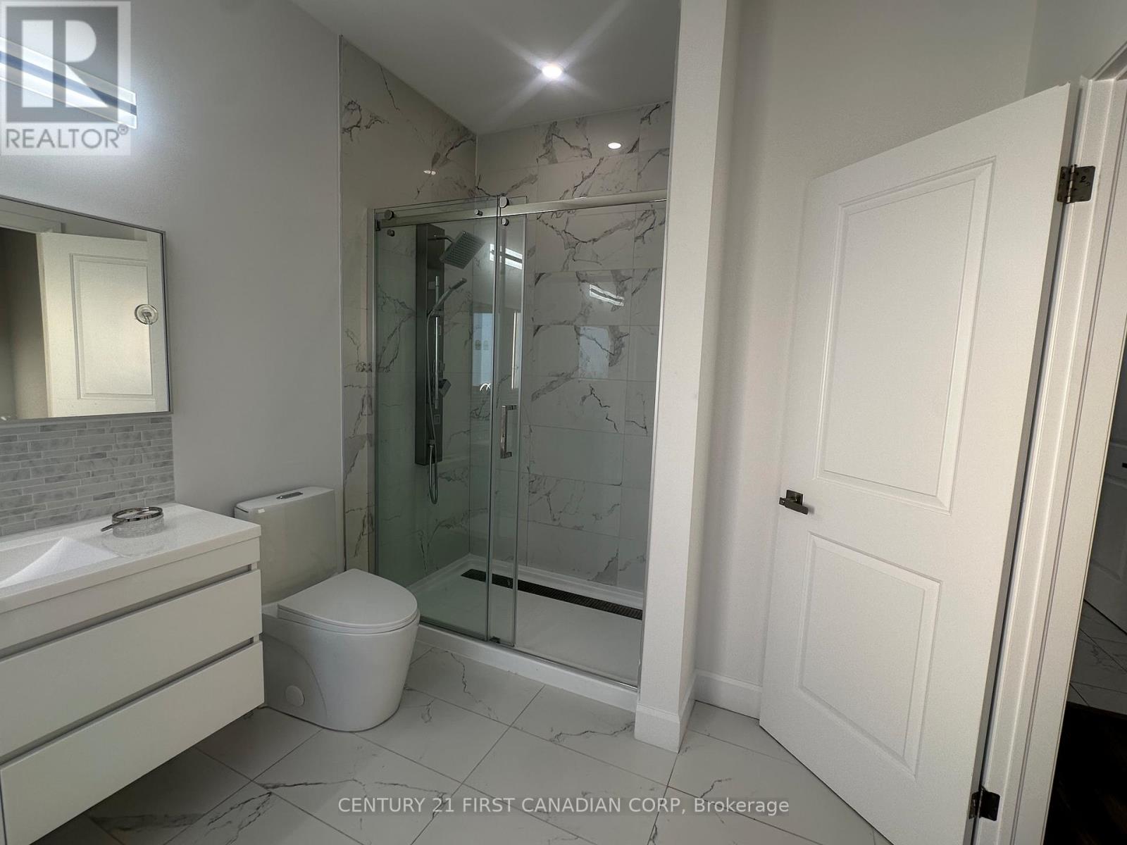 31 Brooklawn Drive, Lambton Shores, Ontario  N0M 1T0 - Photo 24 - X12013224