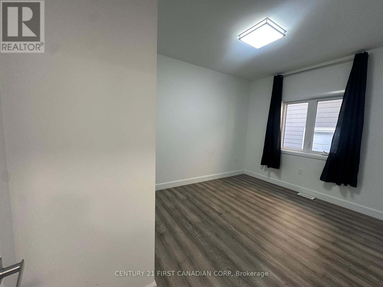 31 Brooklawn Drive, Lambton Shores, Ontario  N0M 1T0 - Photo 29 - X12013224
