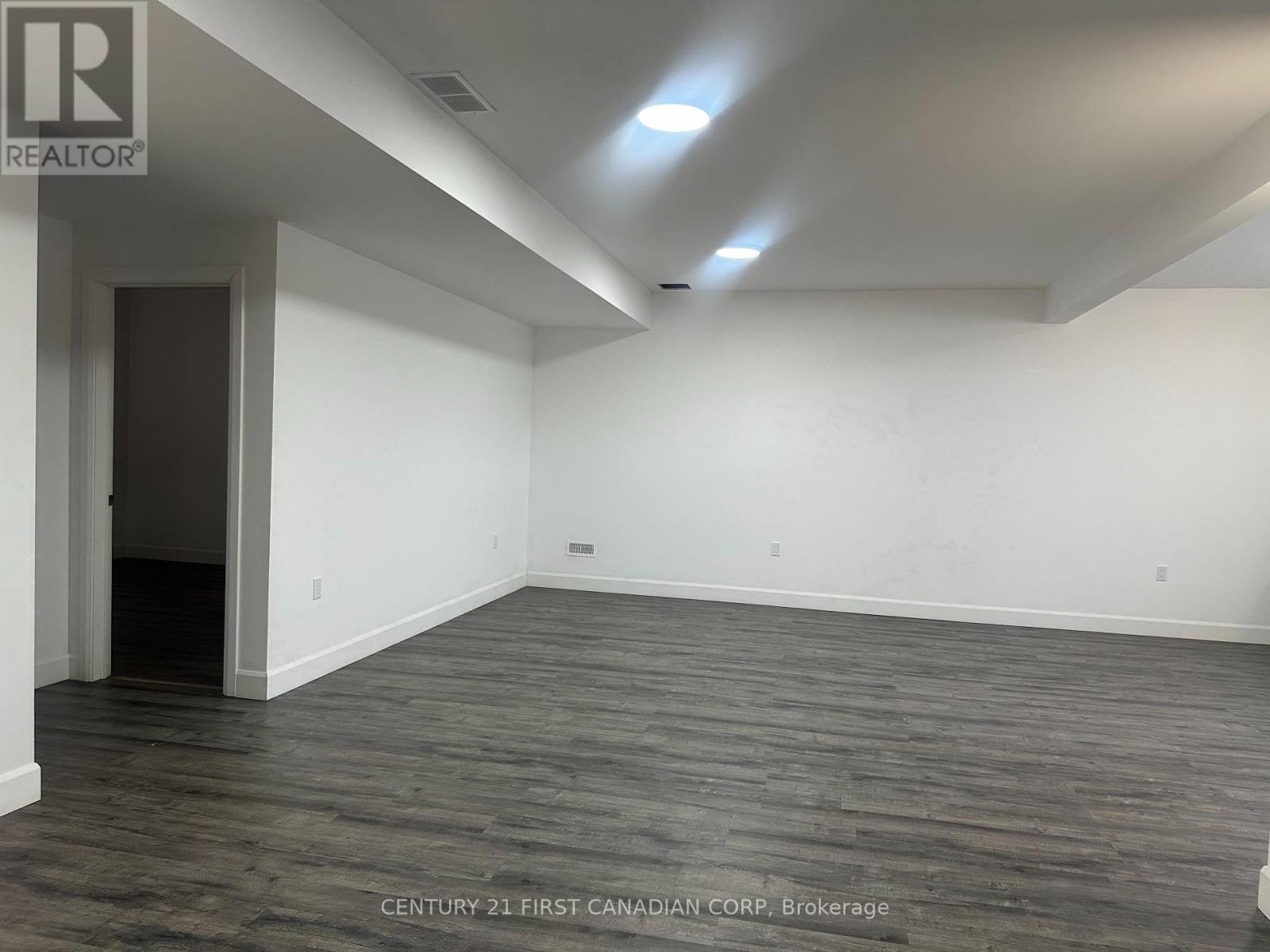 31 Brooklawn Drive, Lambton Shores, Ontario  N0M 1T0 - Photo 33 - X12013224
