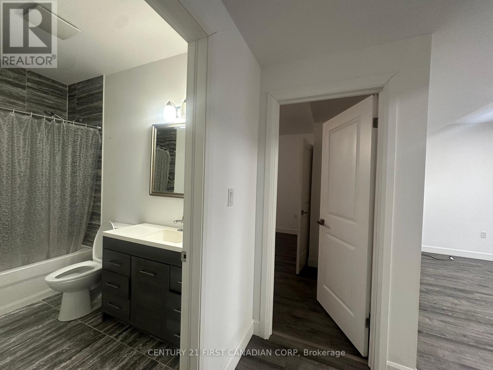 31 Brooklawn Drive, Lambton Shores, Ontario  N0M 1T0 - Photo 35 - X12013224