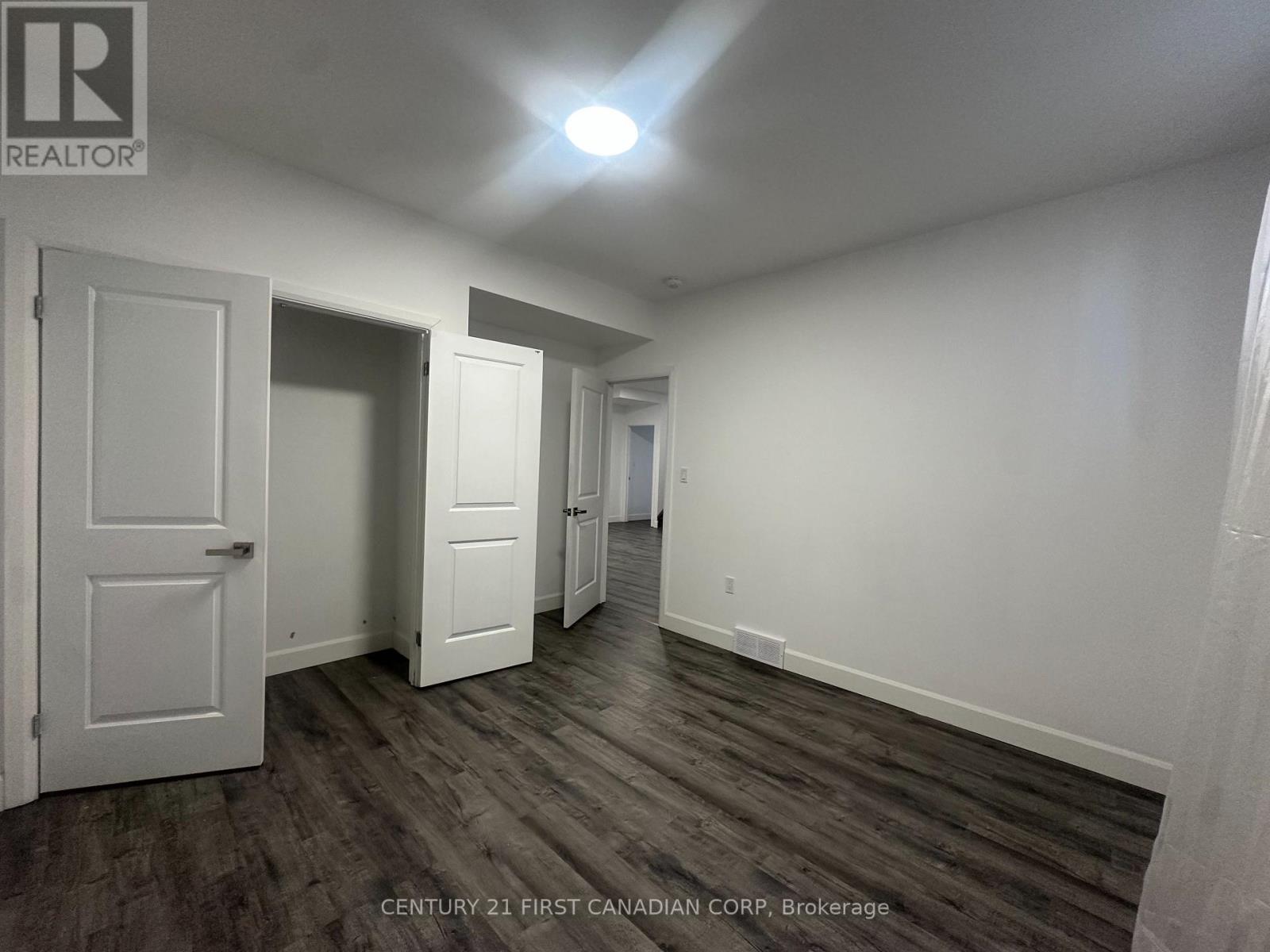 31 Brooklawn Drive, Lambton Shores, Ontario  N0M 1T0 - Photo 37 - X12013224