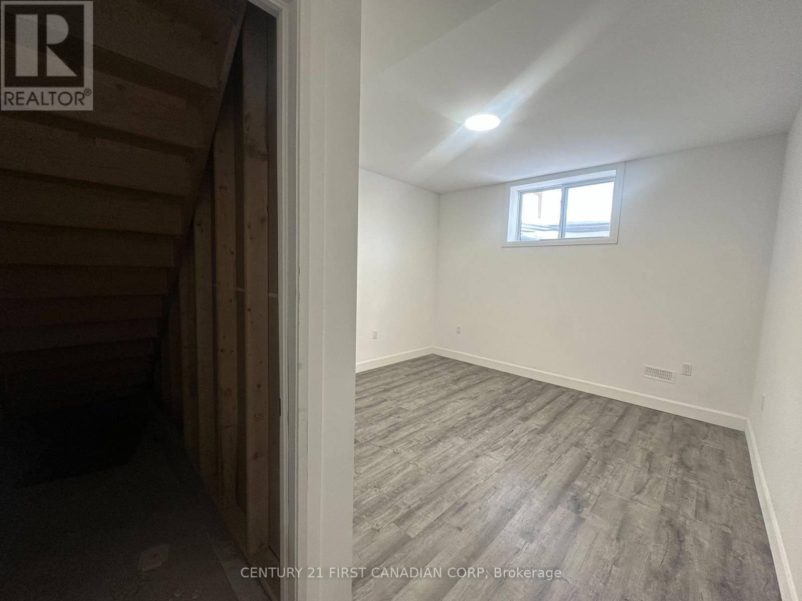 31 Brooklawn Drive, Lambton Shores, Ontario  N0M 1T0 - Photo 49 - X12013224