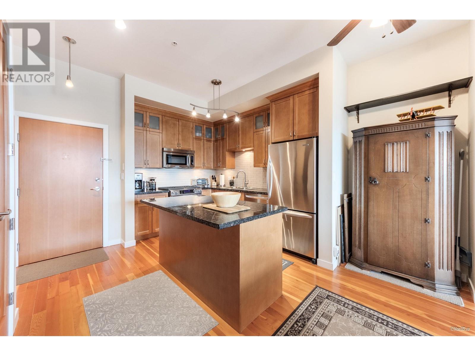 306 240 Salter Street, New Westminster, British Columbia  V3M 0C1 - Photo 3 - R2976408