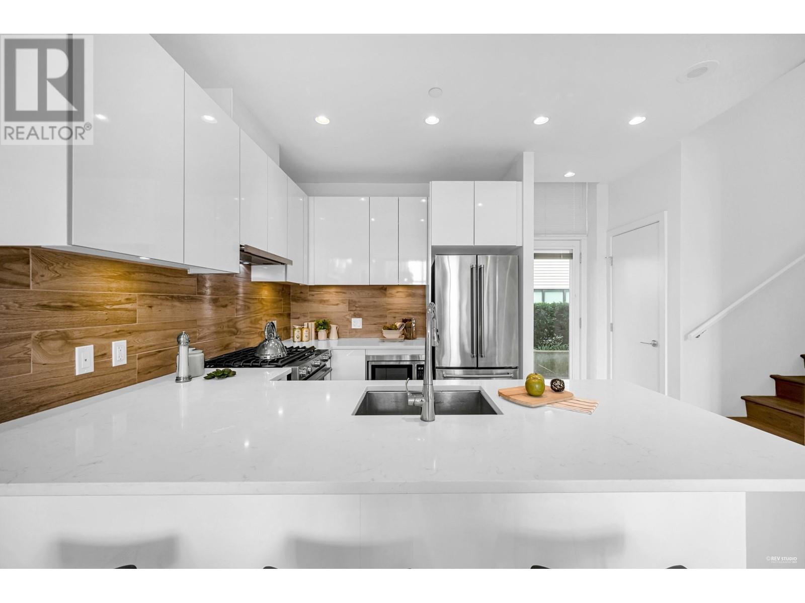 Th5 200 Nelson's Crescent, New Westminster, British Columbia  V3L 0H4 - Photo 6 - R2976412