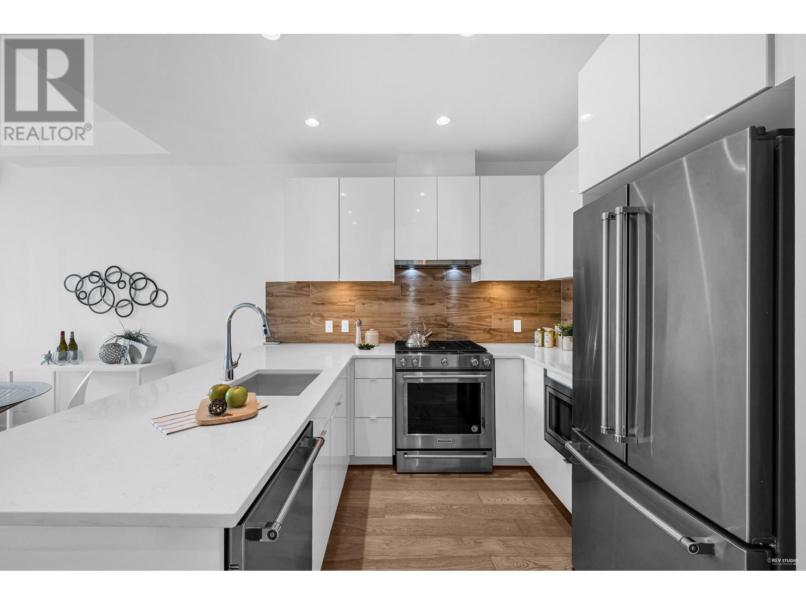 Th5 200 Nelson's Crescent, New Westminster, British Columbia  V3L 0H4 - Photo 8 - R2976412