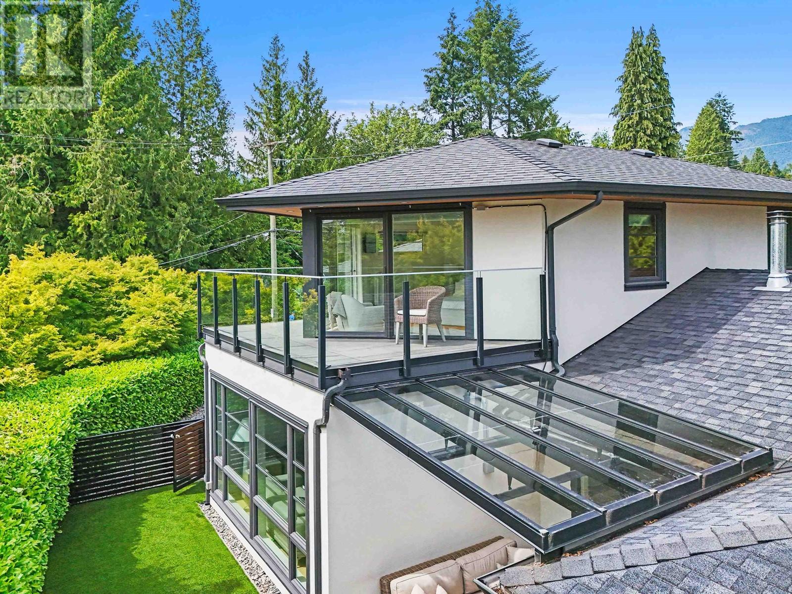 3404 Ayr Avenue, North Vancouver, British Columbia  V7R 1K6 - Photo 38 - R2976420