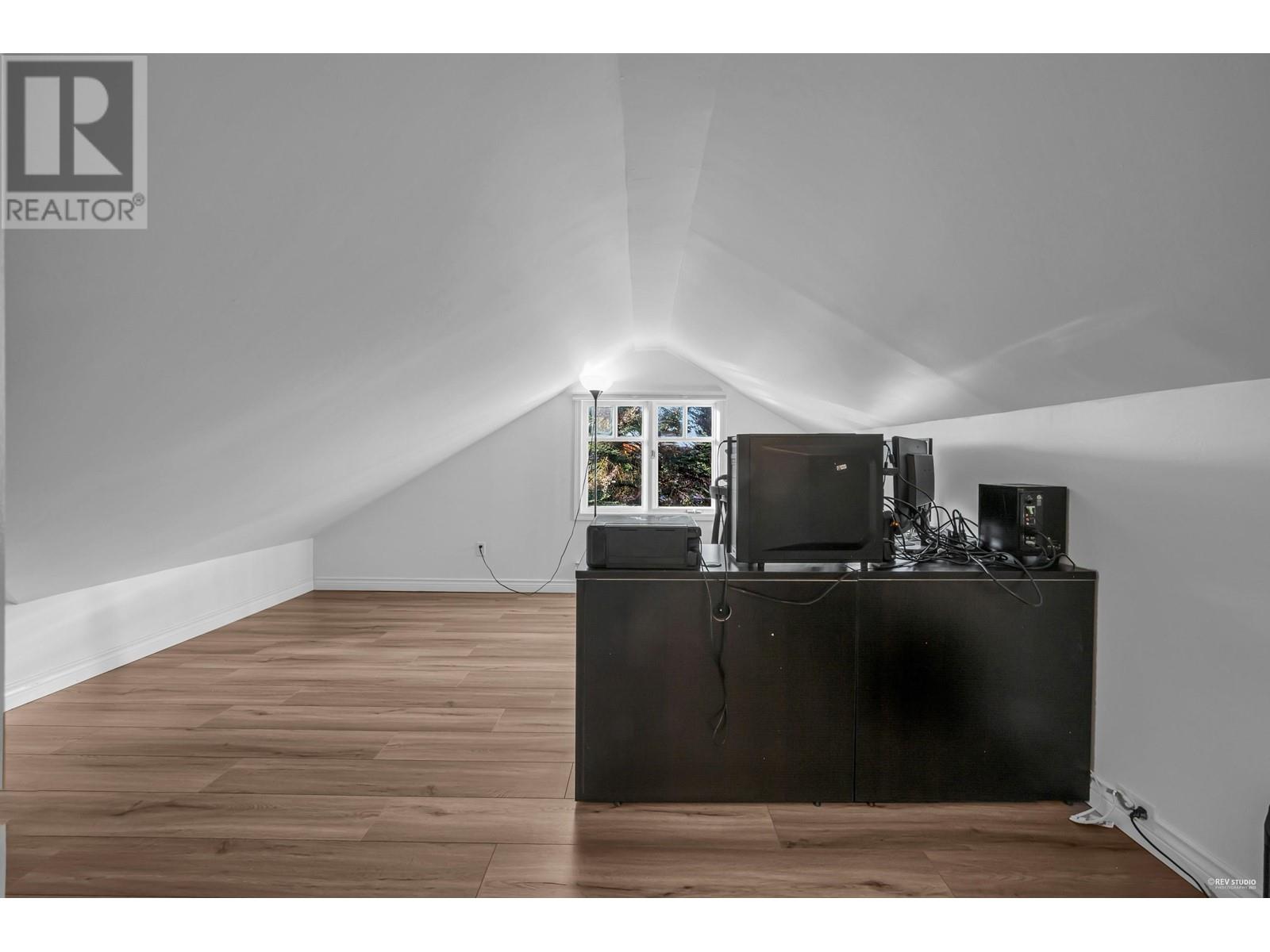 310 Macbeth Crescent, West Vancouver, British Columbia  V7T 1V7 - Photo 18 - R2976424