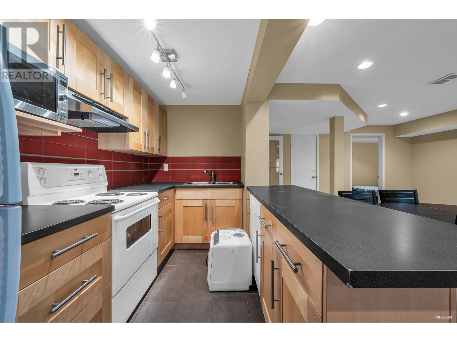 310 Macbeth Crescent, West Vancouver, British Columbia  V7T 1V7 - Photo 24 - R2976424