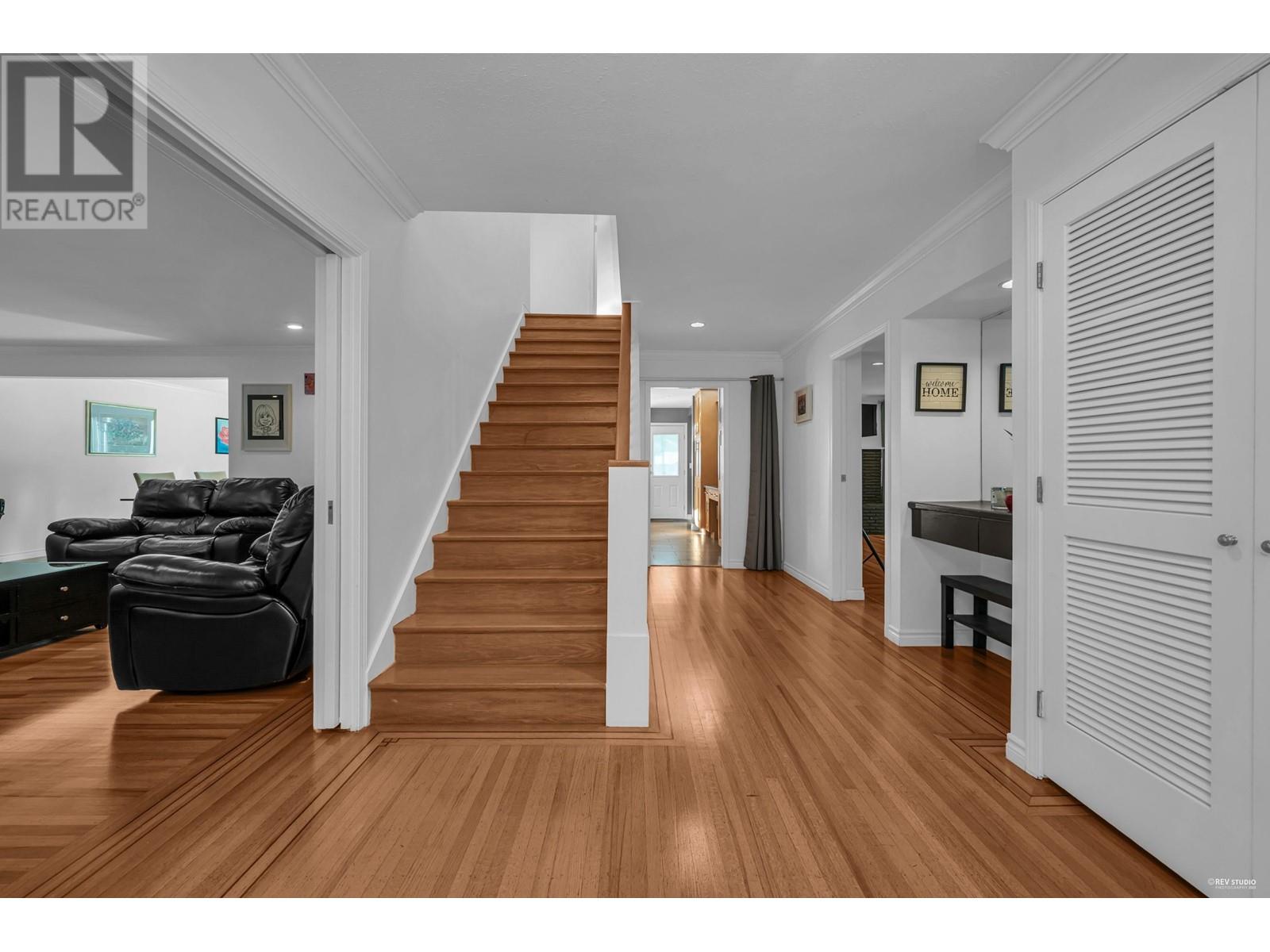 310 Macbeth Crescent, West Vancouver, British Columbia  V7T 1V7 - Photo 7 - R2976424