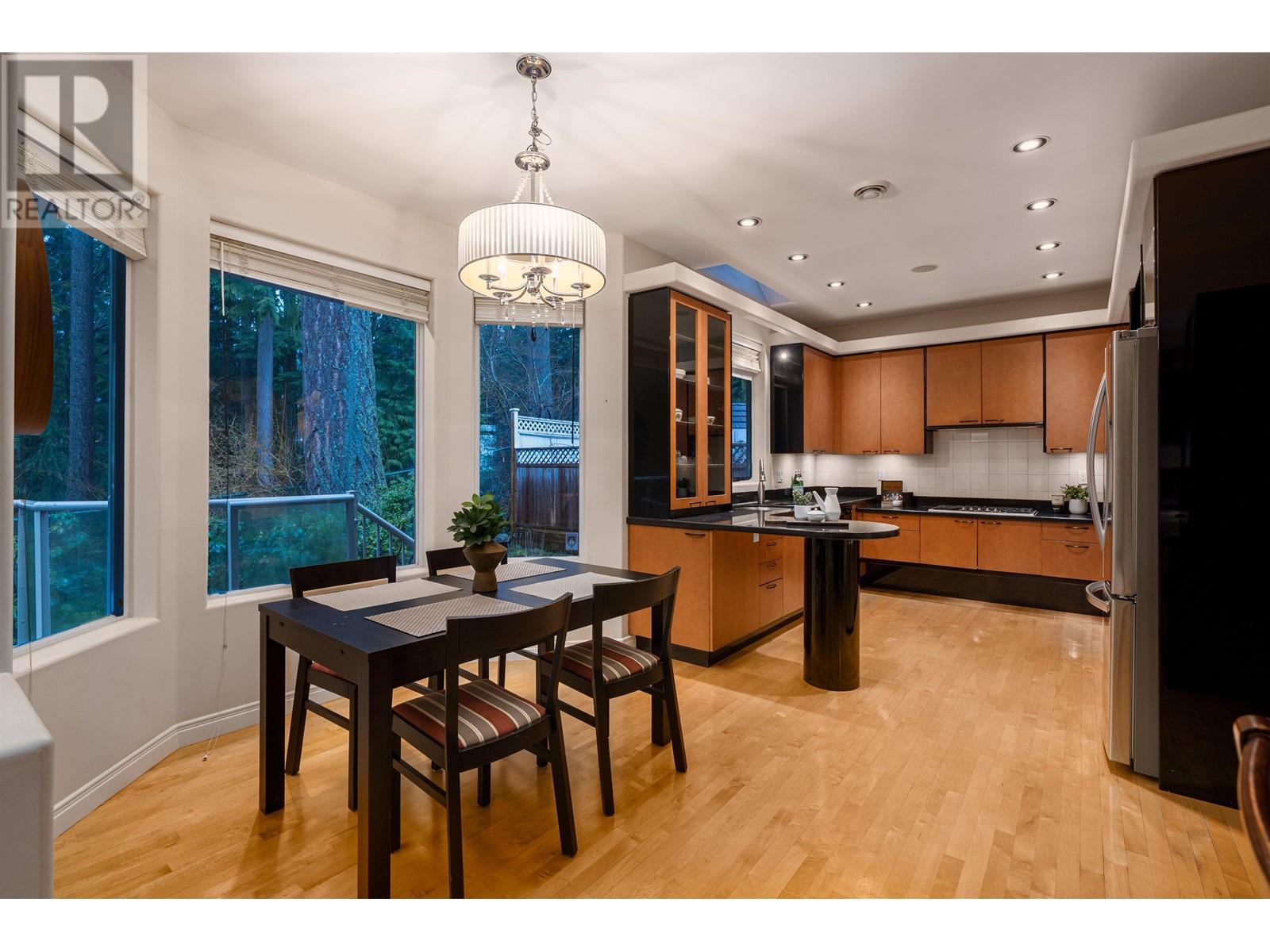 2930 Cougar Court, Coquitlam, British Columbia  V3E 3A4 - Photo 15 - R2976430