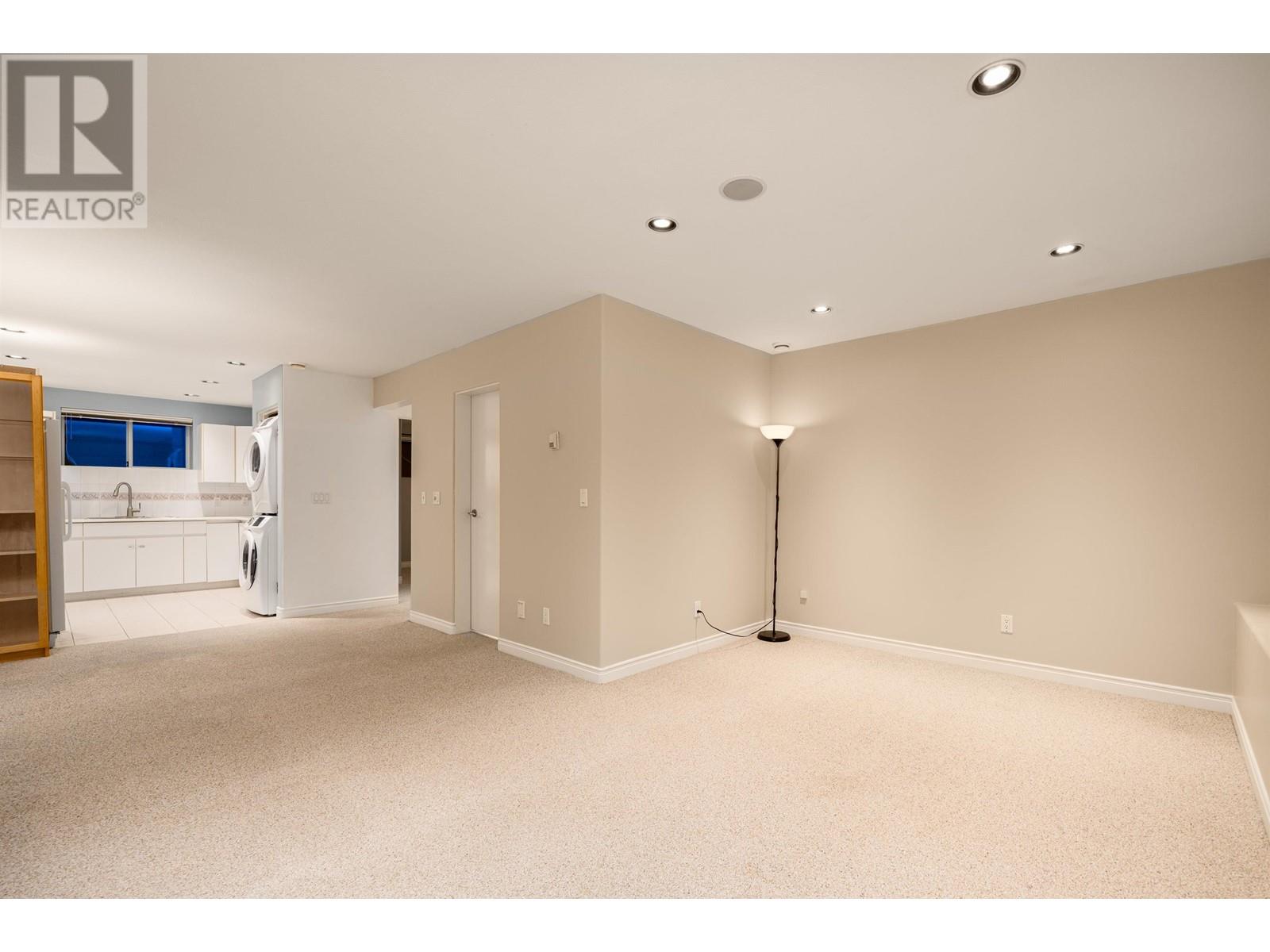 2930 Cougar Court, Coquitlam, British Columbia  V3E 3A4 - Photo 33 - R2976430