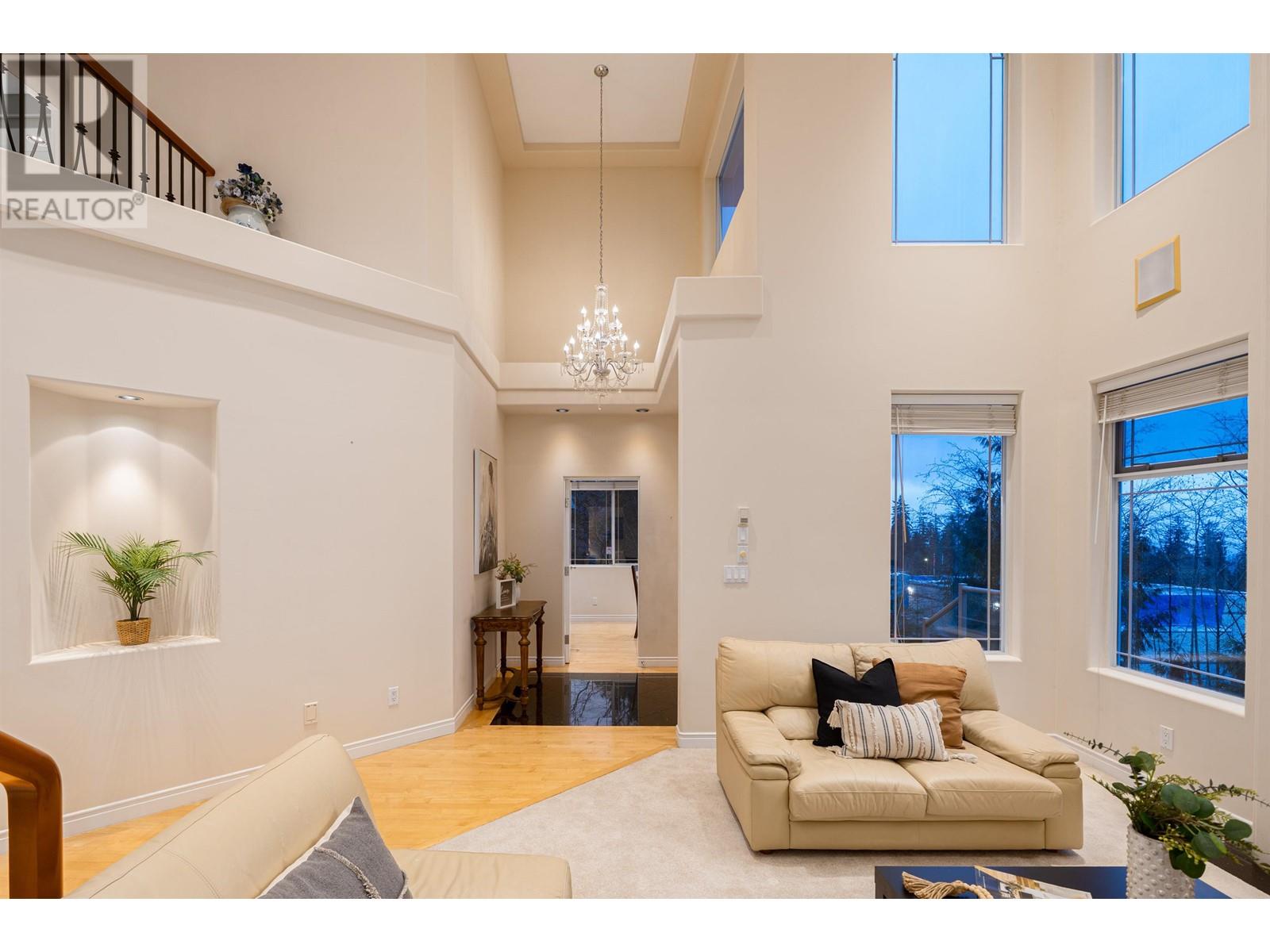 2930 Cougar Court, Coquitlam, British Columbia  V3E 3A4 - Photo 6 - R2976430