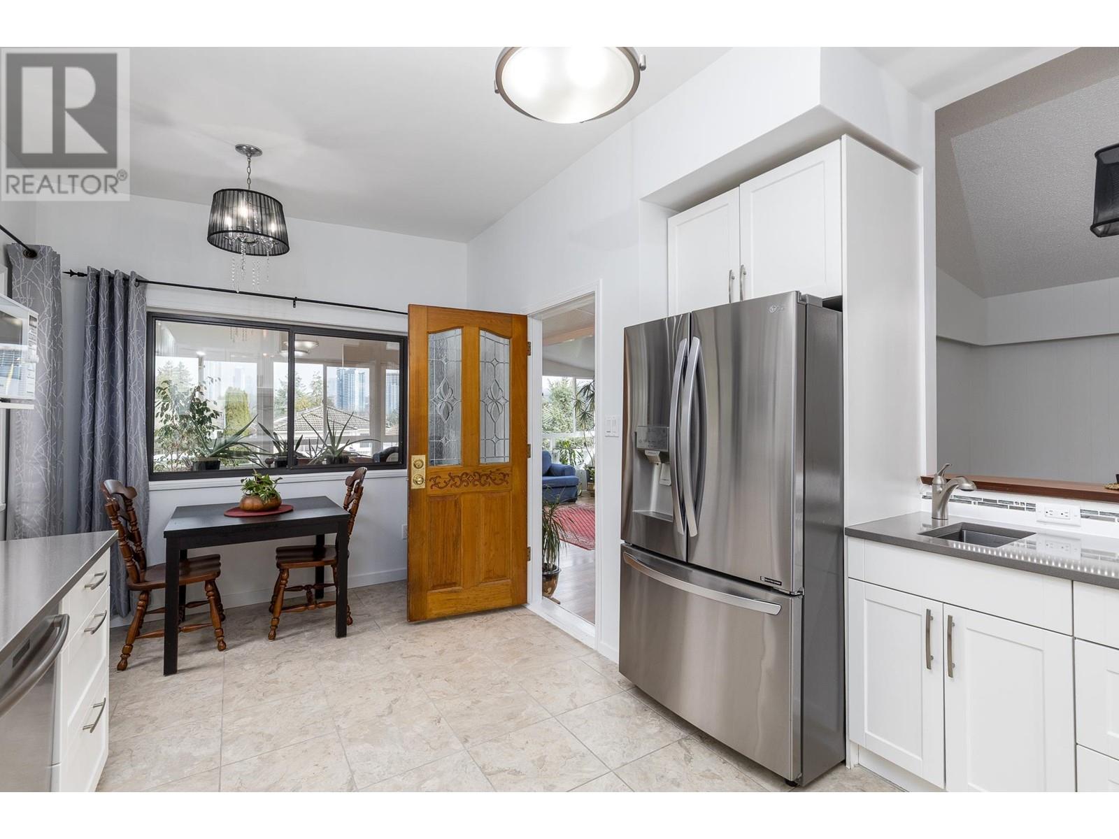 325 Hoult Street, New Westminster, British Columbia  V3L 4X2 - Photo 4 - R2975494