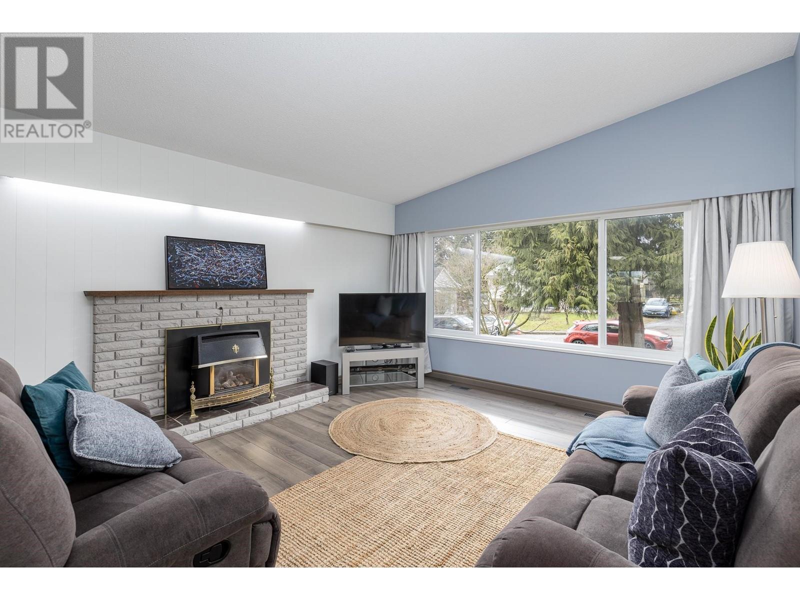 325 Hoult Street, New Westminster, British Columbia  V3L 4X2 - Photo 8 - R2975494