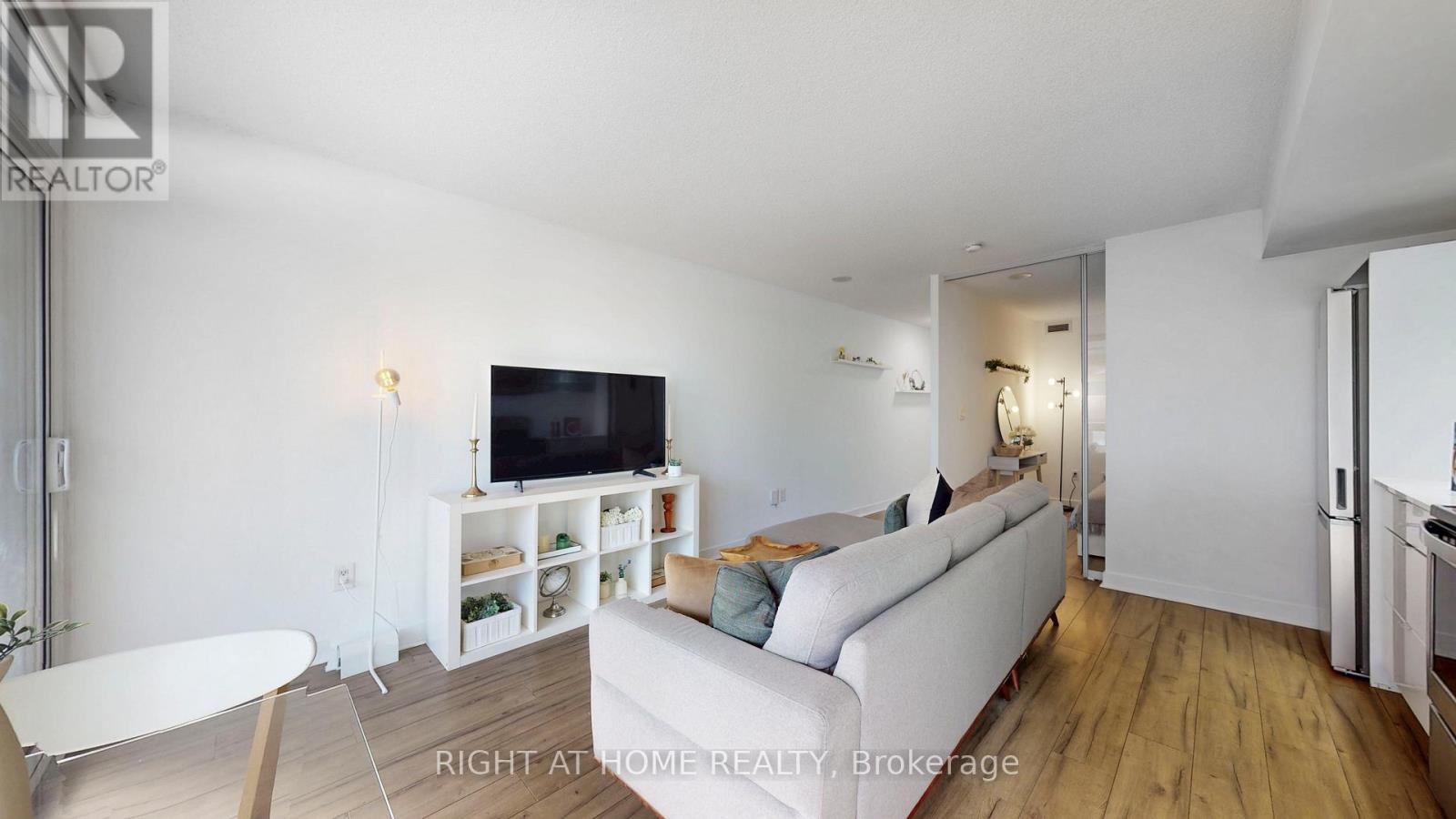 909 - 4k Spadina Avenue, Toronto, Ontario  M5V 3Y9 - Photo 14 - C12013185