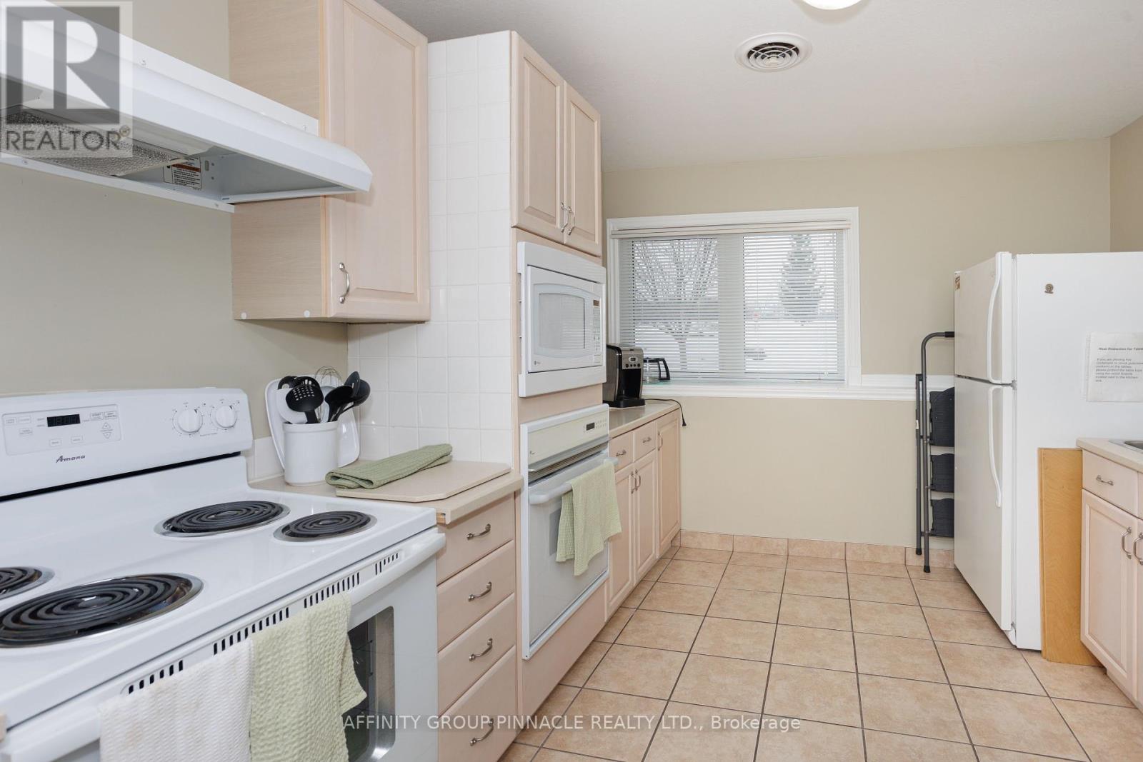 12 Creekside Circle, Kawartha Lakes, Ontario  K0M 1L0 - Photo 41 - X12005440